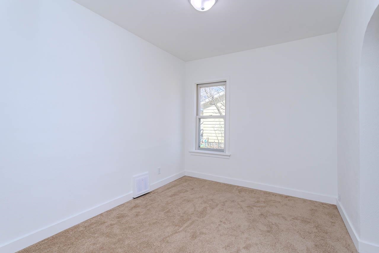 814 N 2ND AVENUE, Wausau, Wisconsin 54401, 4 Bedrooms Bedrooms, ,2 BathroomsBathrooms,Residential,For Sale,814 N 2ND AVENUE,22601414