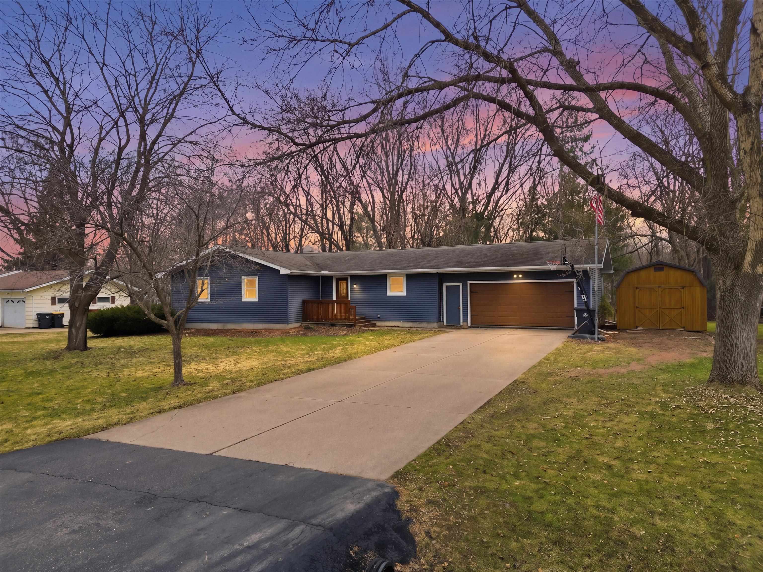 411 N AUBURN AVENUE, Marshfield, Wisconsin 54449, 3 Bedrooms Bedrooms, ,2 BathroomsBathrooms,Residential,For Sale,411 N AUBURN AVENUE,22601419