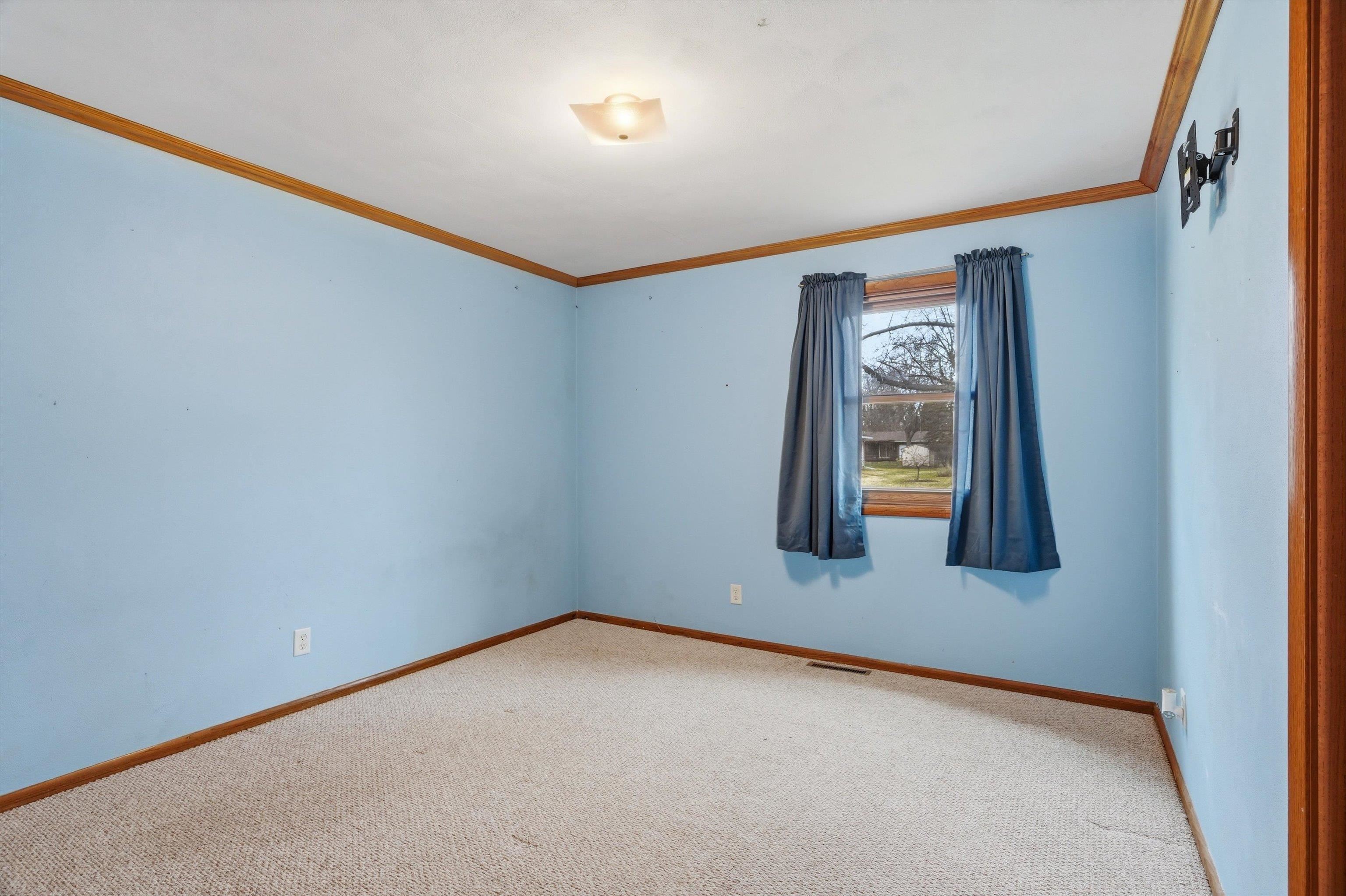 411 N AUBURN AVENUE, Marshfield, Wisconsin 54449, 3 Bedrooms Bedrooms, ,2 BathroomsBathrooms,Residential,For Sale,411 N AUBURN AVENUE,22601419