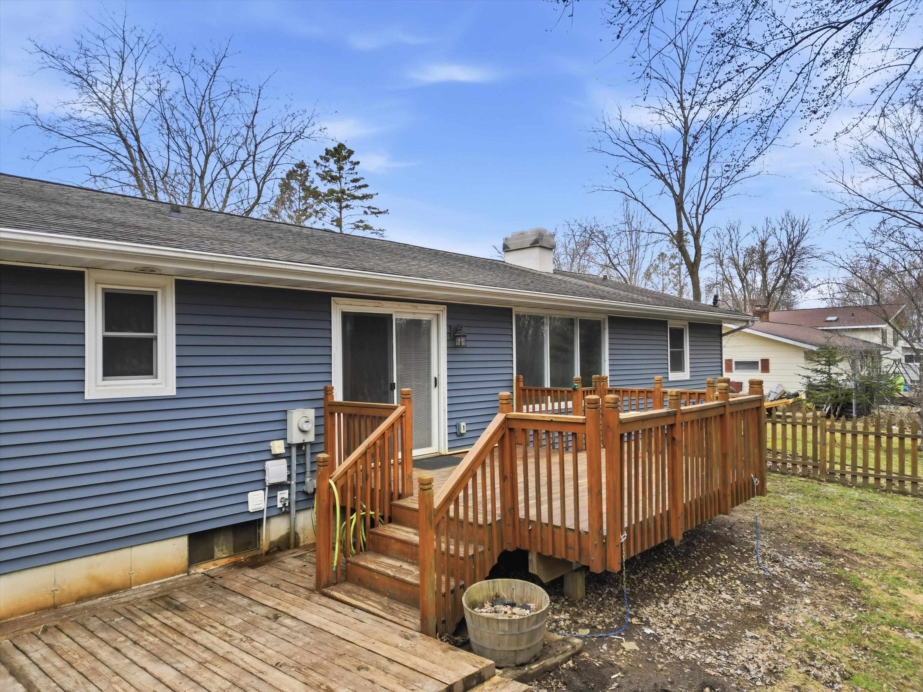 411 N AUBURN AVENUE, Marshfield, Wisconsin 54449, 3 Bedrooms Bedrooms, ,2 BathroomsBathrooms,Residential,For Sale,411 N AUBURN AVENUE,22601419