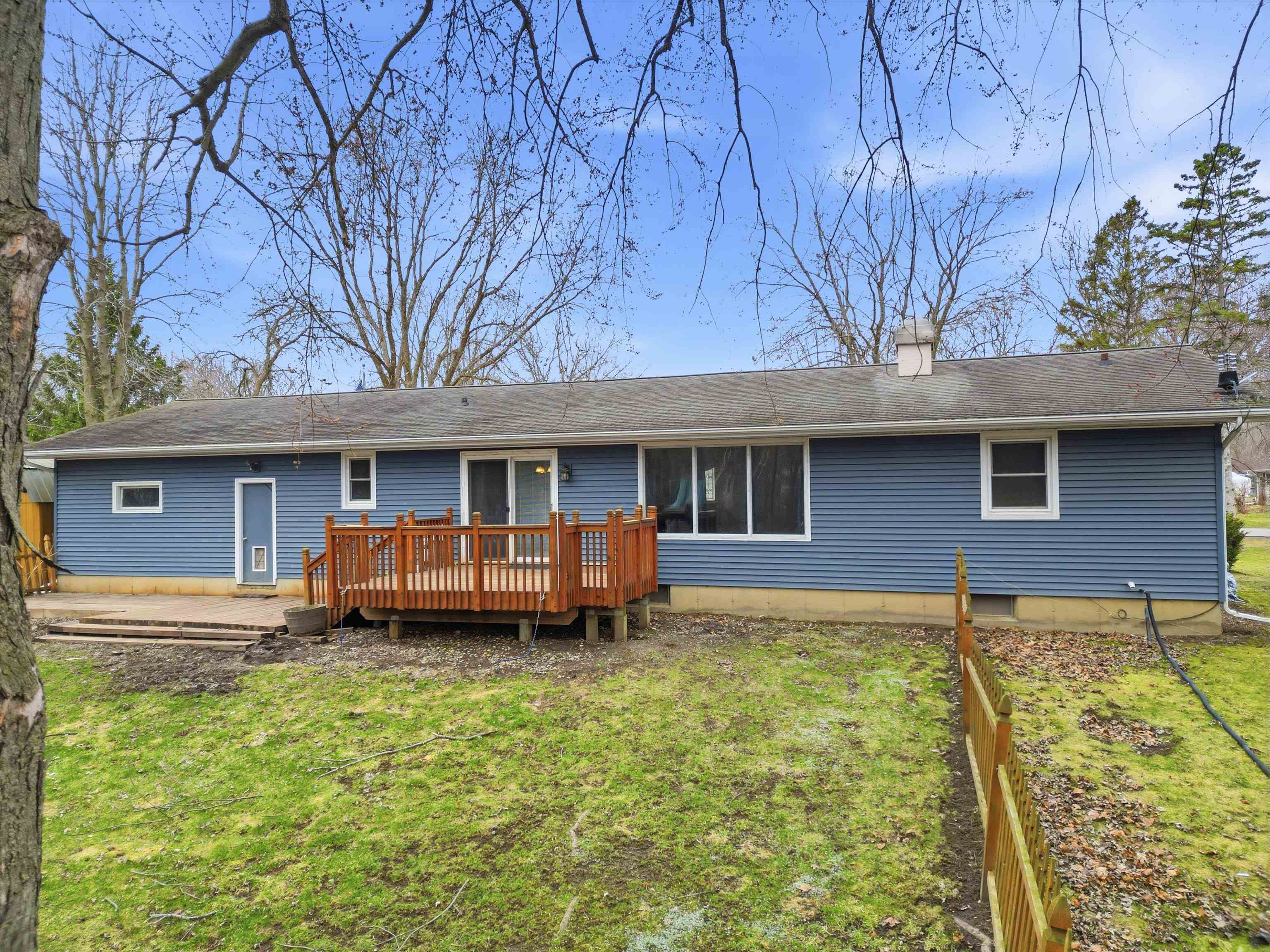 411 N AUBURN AVENUE, Marshfield, Wisconsin 54449, 3 Bedrooms Bedrooms, ,2 BathroomsBathrooms,Residential,For Sale,411 N AUBURN AVENUE,22601419