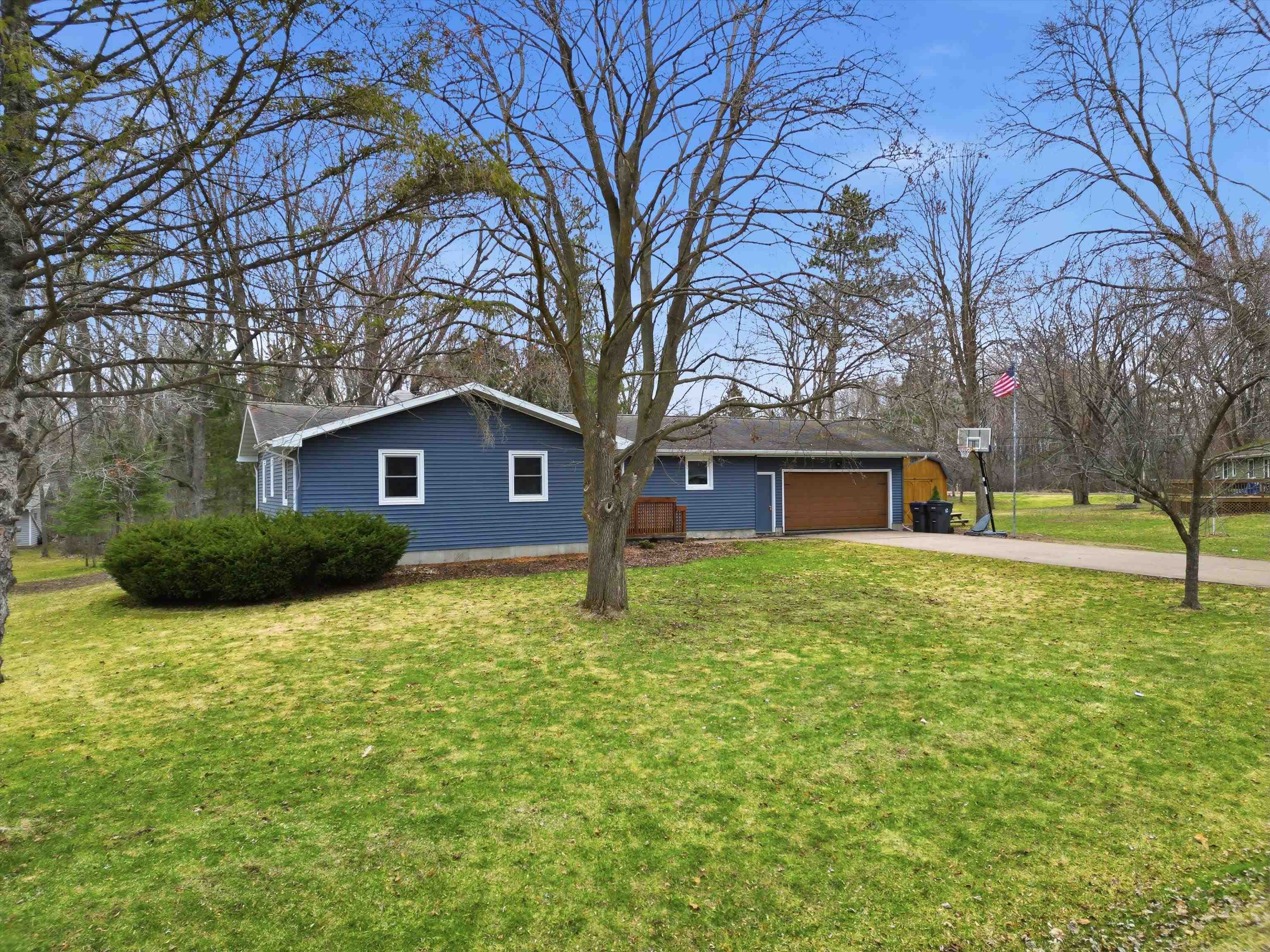 411 N AUBURN AVENUE, Marshfield, Wisconsin 54449, 3 Bedrooms Bedrooms, ,2 BathroomsBathrooms,Residential,For Sale,411 N AUBURN AVENUE,22601419