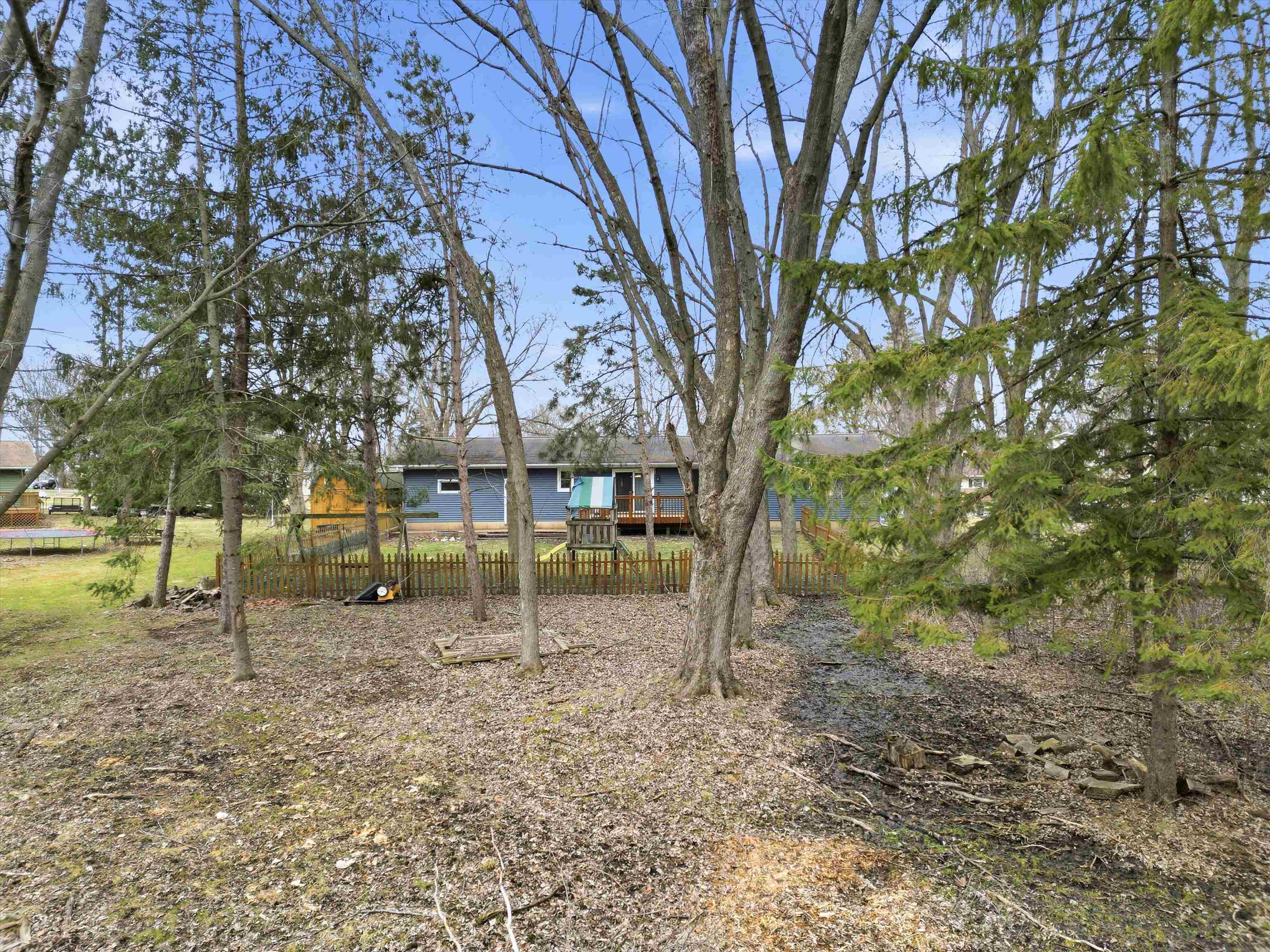 411 N AUBURN AVENUE, Marshfield, Wisconsin 54449, 3 Bedrooms Bedrooms, ,2 BathroomsBathrooms,Residential,For Sale,411 N AUBURN AVENUE,22601419