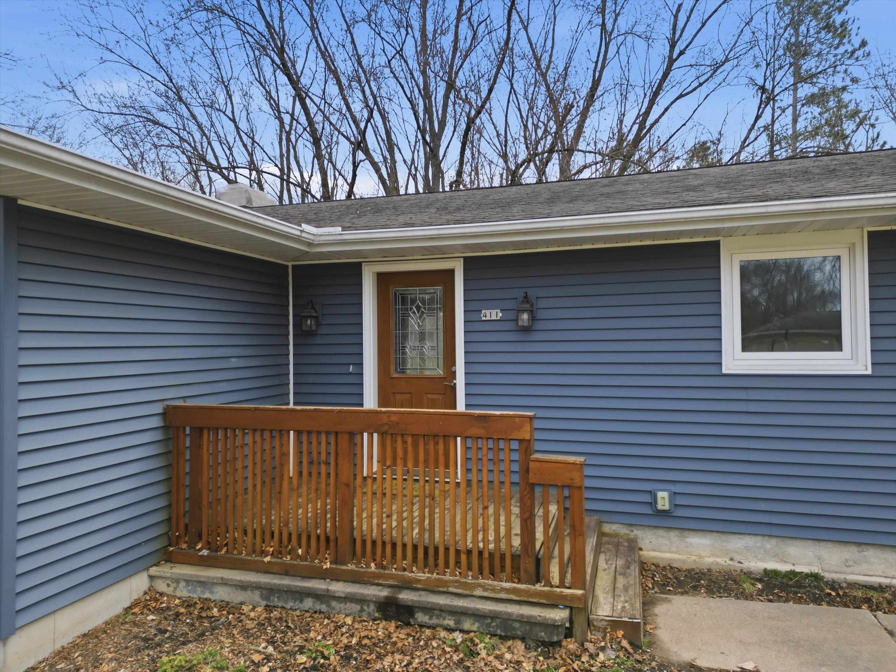 411 N AUBURN AVENUE, Marshfield, Wisconsin 54449, 3 Bedrooms Bedrooms, ,2 BathroomsBathrooms,Residential,For Sale,411 N AUBURN AVENUE,22601419