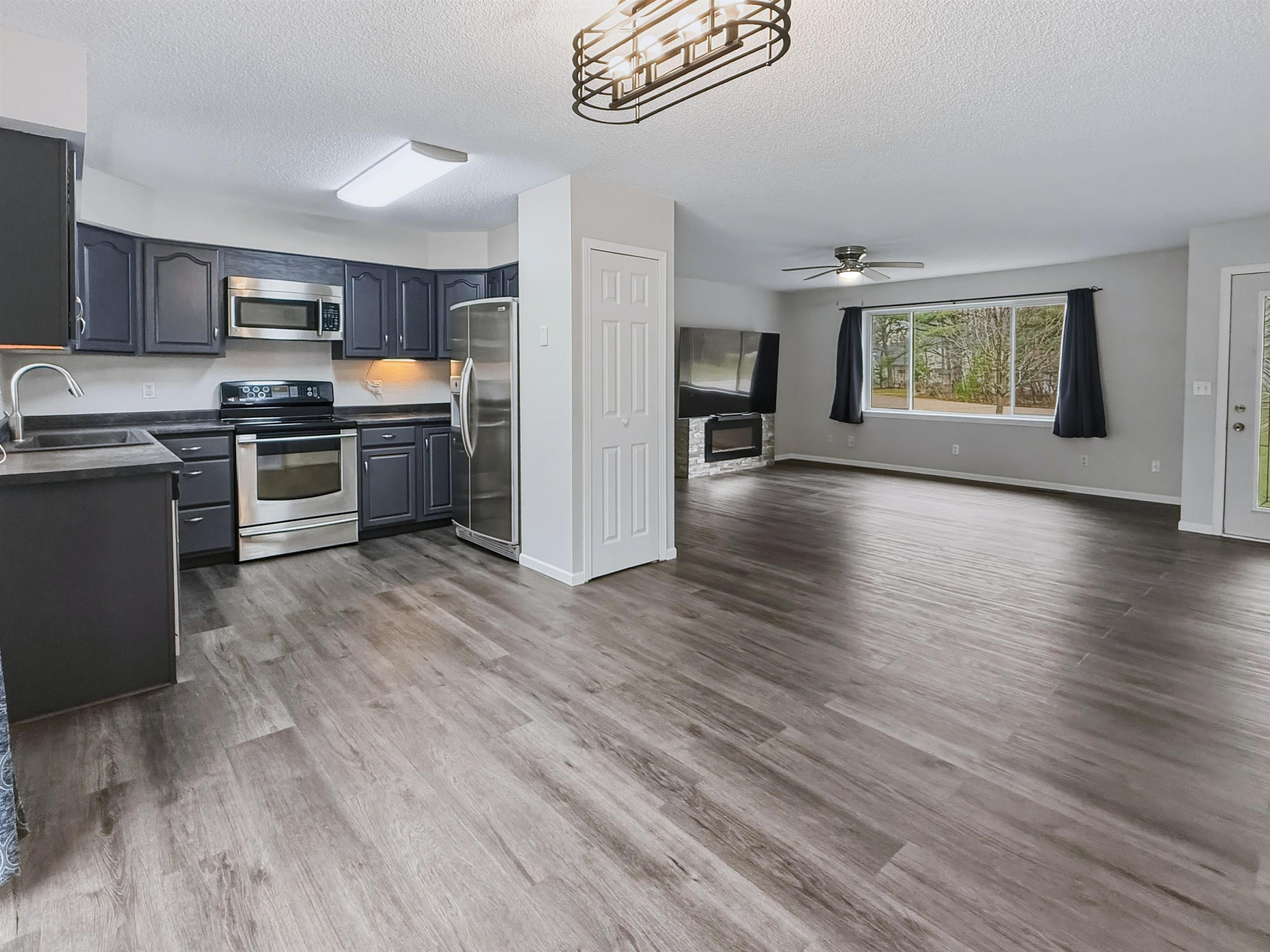 6811 ARBOR HAVEN LANE, Wisconsin Rapids, Wisconsin 54494, 3 Bedrooms Bedrooms, ,2 BathroomsBathrooms,Residential,For Sale,6811 ARBOR HAVEN LANE,22601420