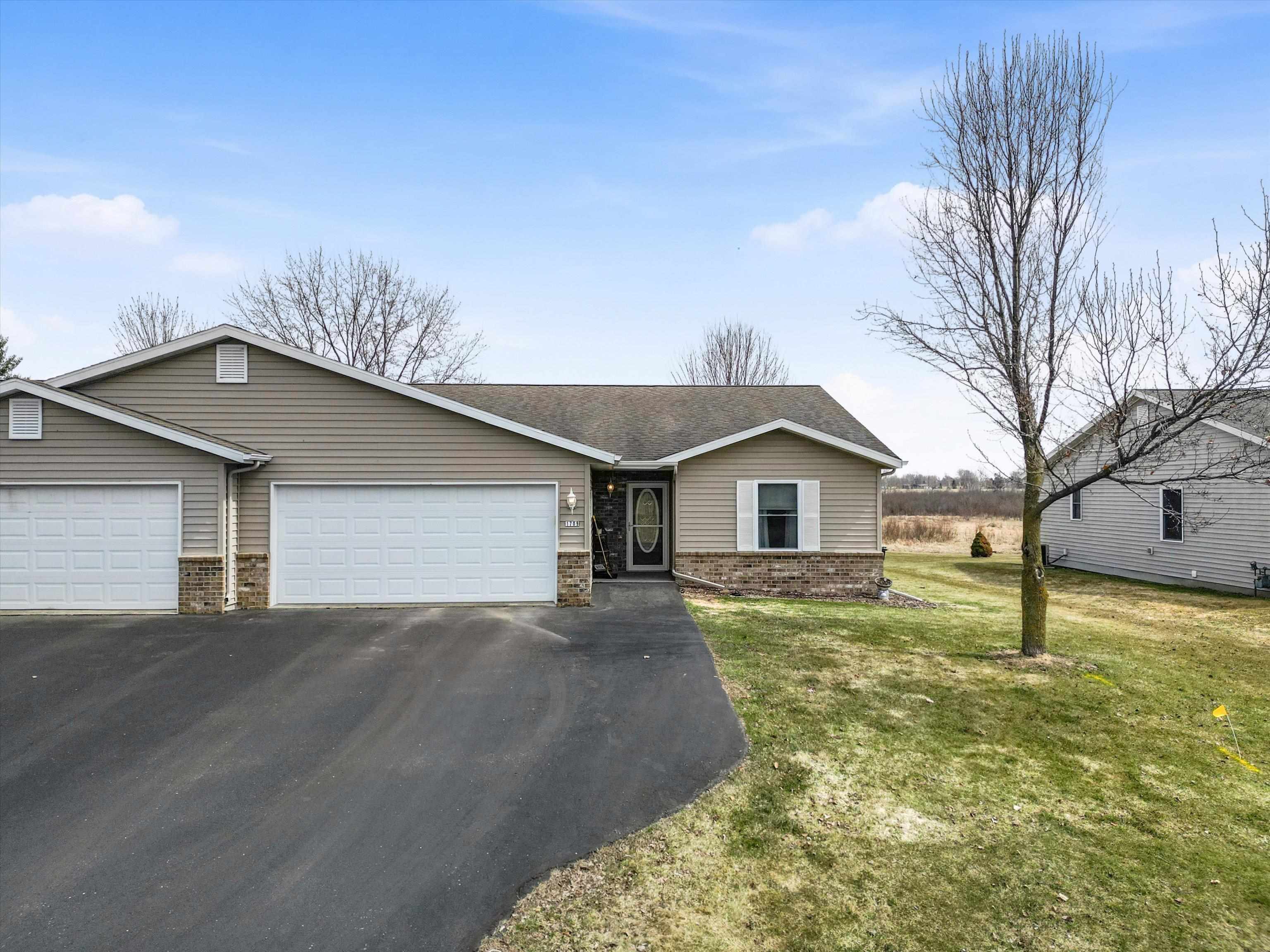 1709 N HUME AVENUE, Marshfield, Wisconsin 54449, 3 Bedrooms Bedrooms, ,3 BathroomsBathrooms,Residential,For Sale,1709 N HUME AVENUE,22601422