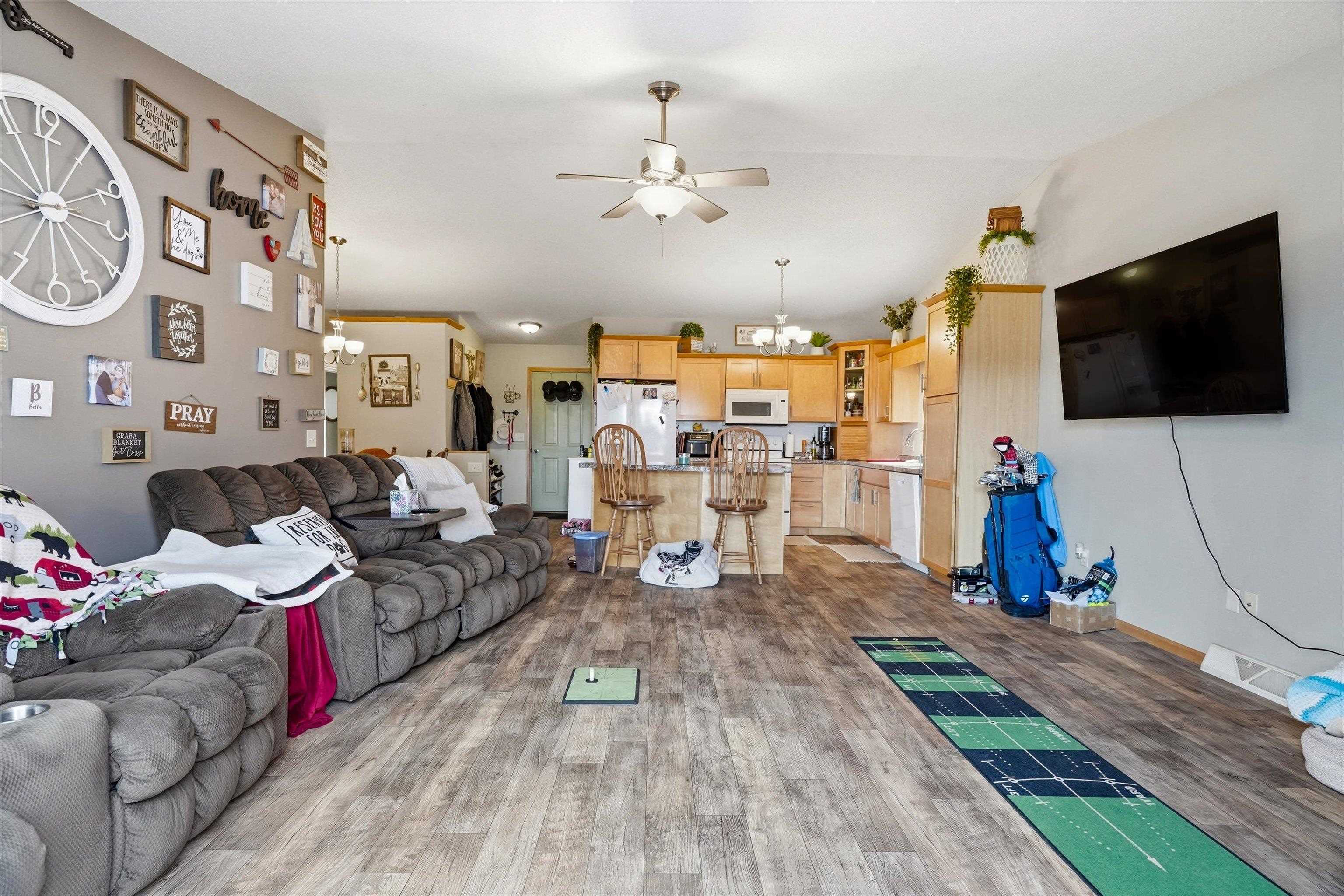 1709 N HUME AVENUE, Marshfield, Wisconsin 54449, 3 Bedrooms Bedrooms, ,3 BathroomsBathrooms,Residential,For Sale,1709 N HUME AVENUE,22601422