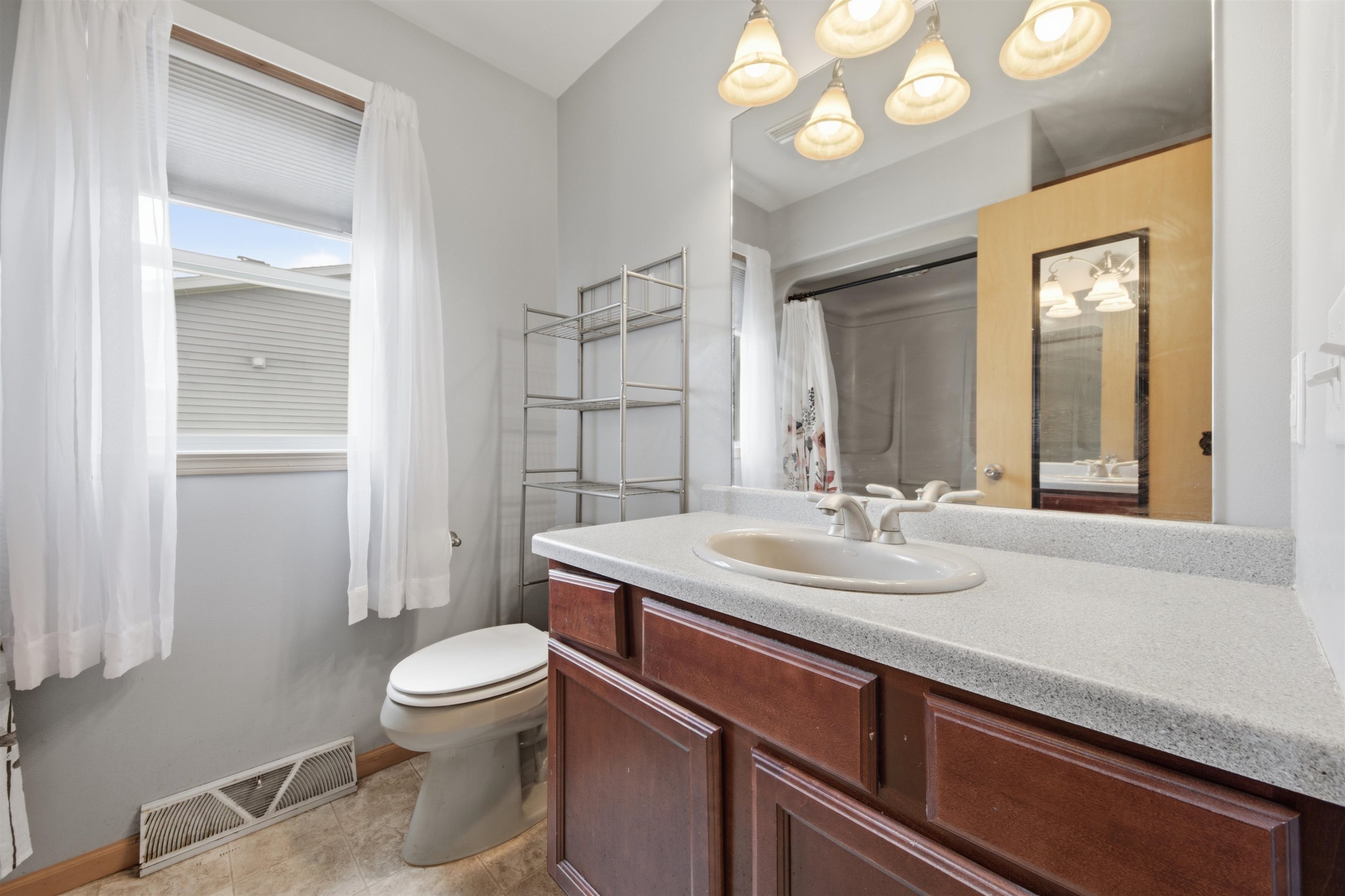 1709 N HUME AVENUE, Marshfield, Wisconsin 54449, 3 Bedrooms Bedrooms, ,3 BathroomsBathrooms,Residential,For Sale,1709 N HUME AVENUE,22601422