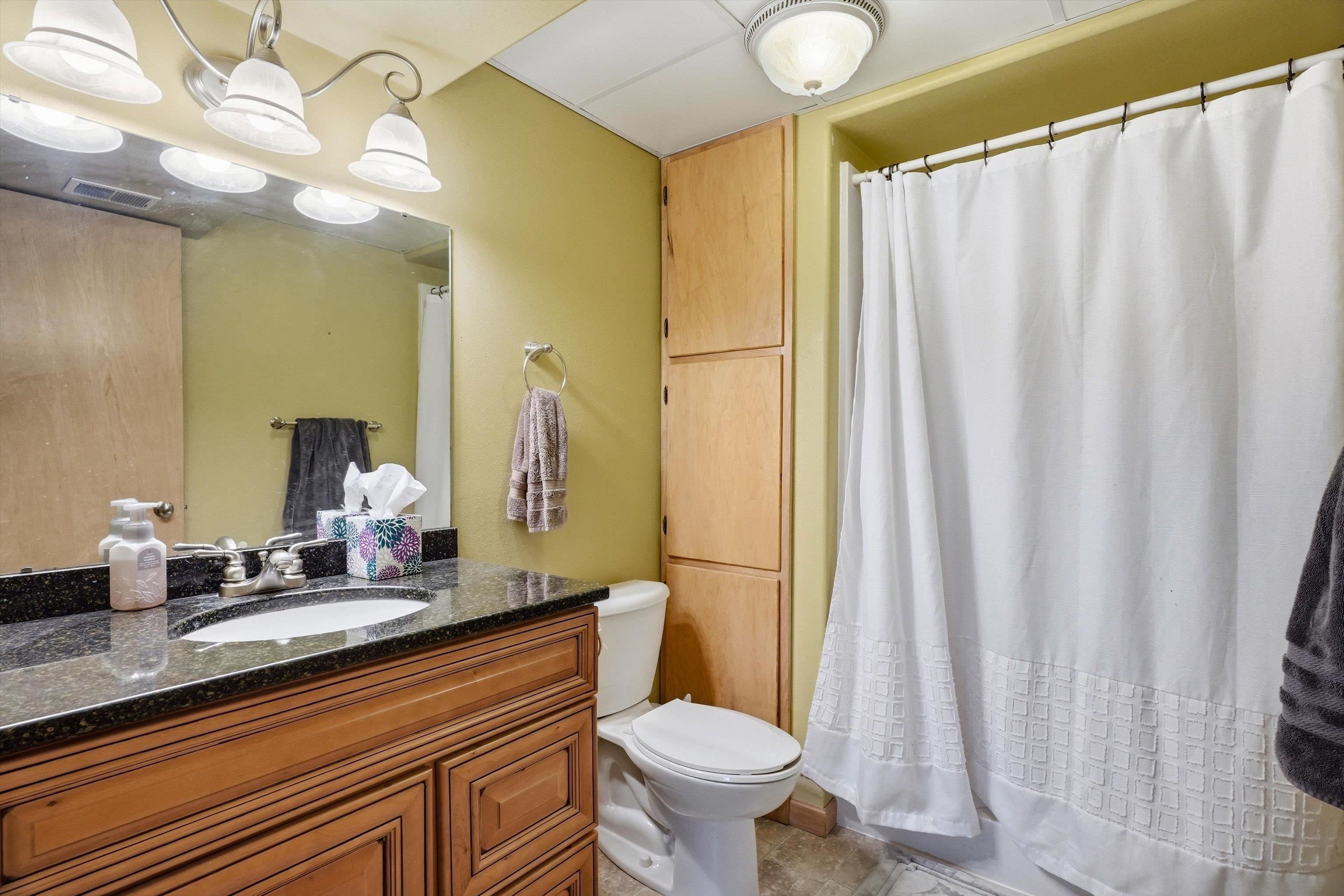 1709 N HUME AVENUE, Marshfield, Wisconsin 54449, 3 Bedrooms Bedrooms, ,3 BathroomsBathrooms,Residential,For Sale,1709 N HUME AVENUE,22601422