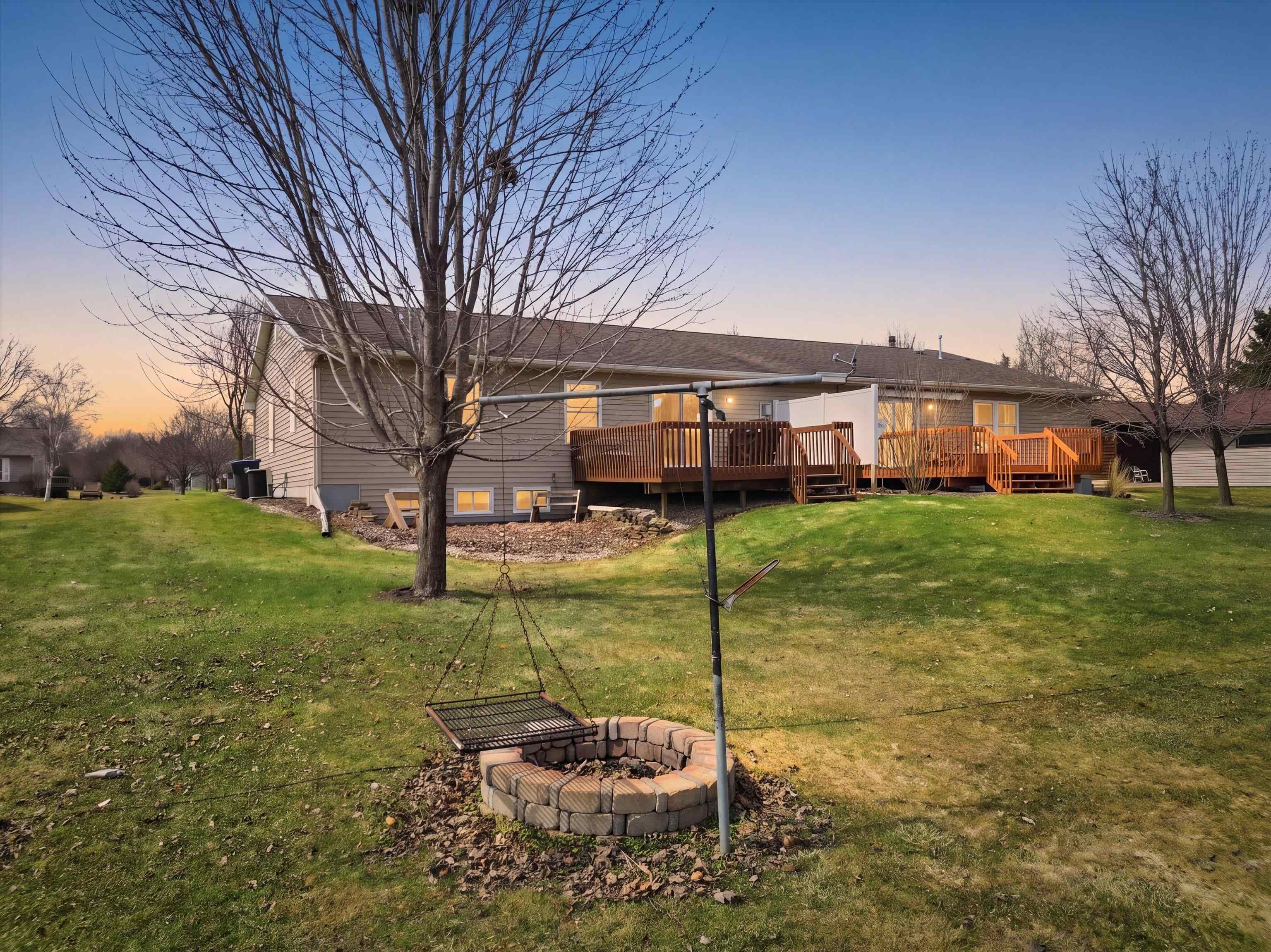 1709 N HUME AVENUE, Marshfield, Wisconsin 54449, 3 Bedrooms Bedrooms, ,3 BathroomsBathrooms,Residential,For Sale,1709 N HUME AVENUE,22601422