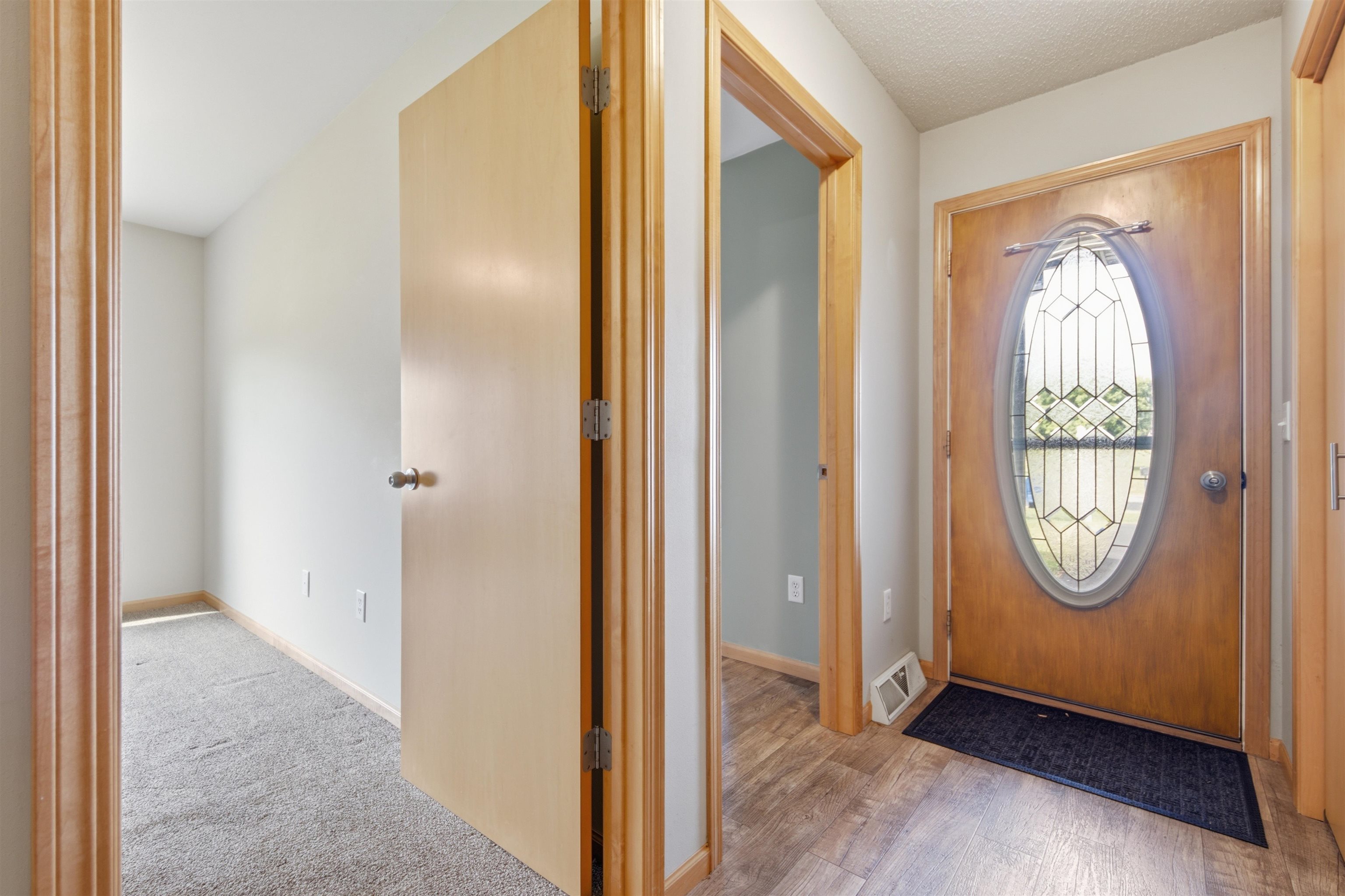 1709 N HUME AVENUE, Marshfield, Wisconsin 54449, 3 Bedrooms Bedrooms, ,3 BathroomsBathrooms,Residential,For Sale,1709 N HUME AVENUE,22601422
