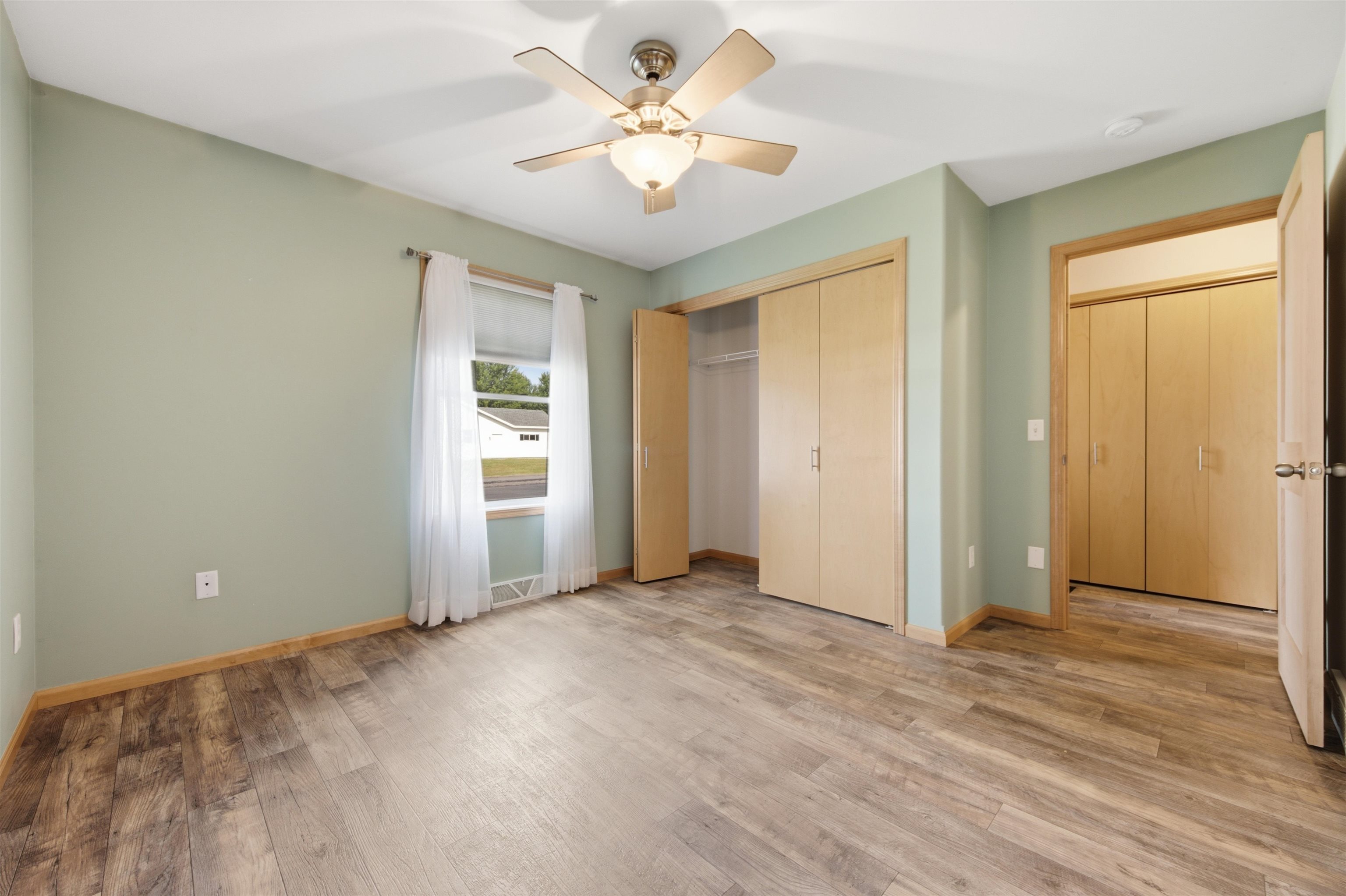 1709 N HUME AVENUE, Marshfield, Wisconsin 54449, 3 Bedrooms Bedrooms, ,3 BathroomsBathrooms,Residential,For Sale,1709 N HUME AVENUE,22601422