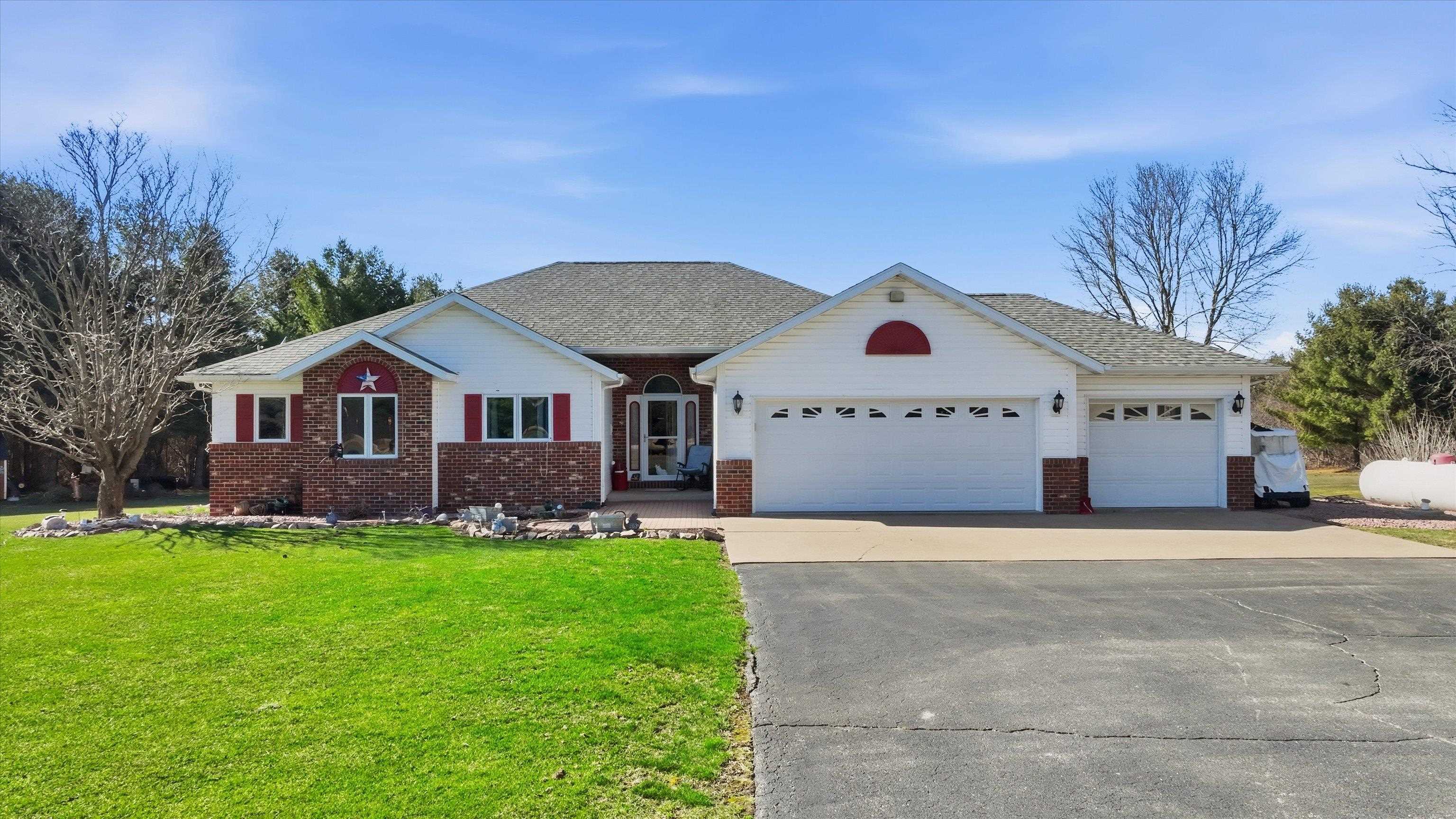 11712 EISENHOWER DRIVE, Chili, Wisconsin 54420, 3 Bedrooms Bedrooms, ,3 BathroomsBathrooms,Residential,For Sale,11712 EISENHOWER DRIVE,22601428