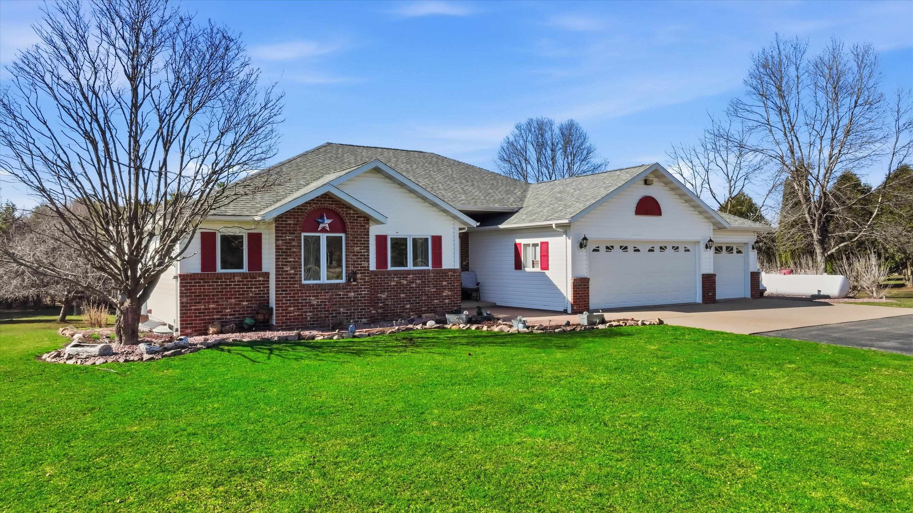 11712 EISENHOWER DRIVE, Chili, Wisconsin 54420, 3 Bedrooms Bedrooms, ,3 BathroomsBathrooms,Residential,For Sale,11712 EISENHOWER DRIVE,22601428