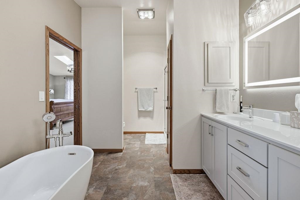 E1517 W JOHNSON ROAD, Iola, Wisconsin 54945, 3 Bedrooms Bedrooms, ,3 BathroomsBathrooms,Residential,For Sale,E1517 W JOHNSON ROAD,22601439