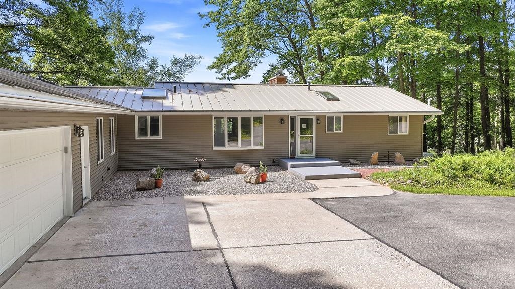 E1517 W JOHNSON ROAD, Iola, Wisconsin 54945, 3 Bedrooms Bedrooms, ,3 BathroomsBathrooms,Residential,For Sale,E1517 W JOHNSON ROAD,22601439