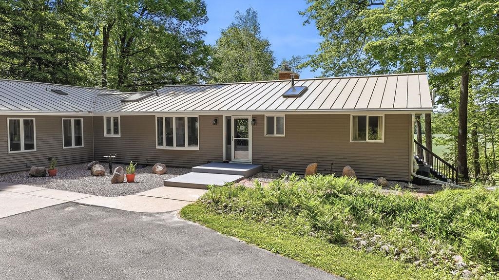 E1517 W JOHNSON ROAD, Iola, Wisconsin 54945, 3 Bedrooms Bedrooms, ,3 BathroomsBathrooms,Residential,For Sale,E1517 W JOHNSON ROAD,22601439