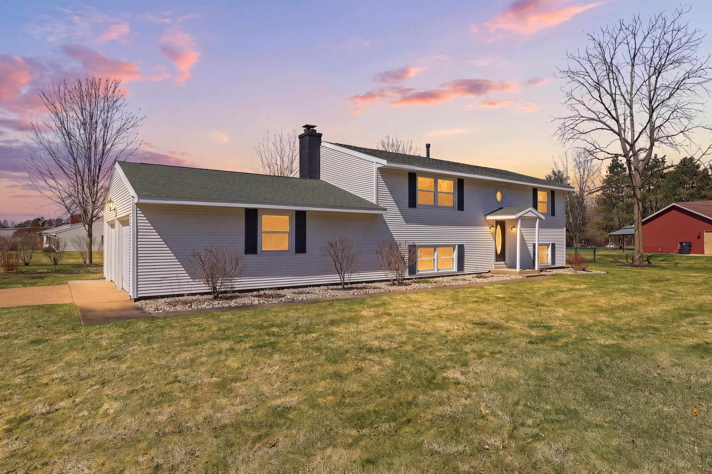 1561 OJIBWA LANE, Plover, Wisconsin 54467, 4 Bedrooms Bedrooms, ,2 BathroomsBathrooms,Residential,For Sale,1561 OJIBWA LANE,22601442