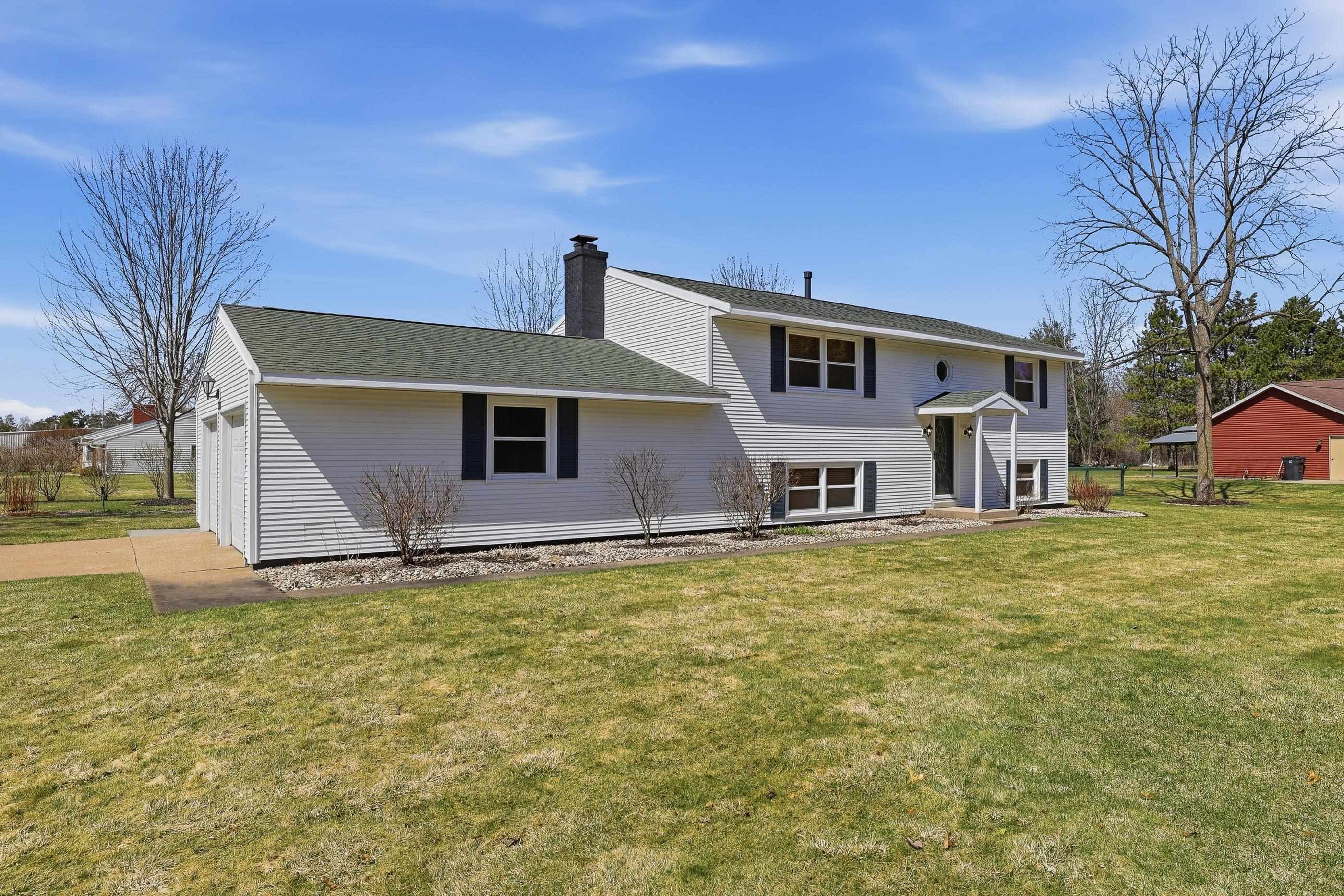 1561 OJIBWA LANE, Plover, Wisconsin 54467, 4 Bedrooms Bedrooms, ,2 BathroomsBathrooms,Residential,For Sale,1561 OJIBWA LANE,22601442