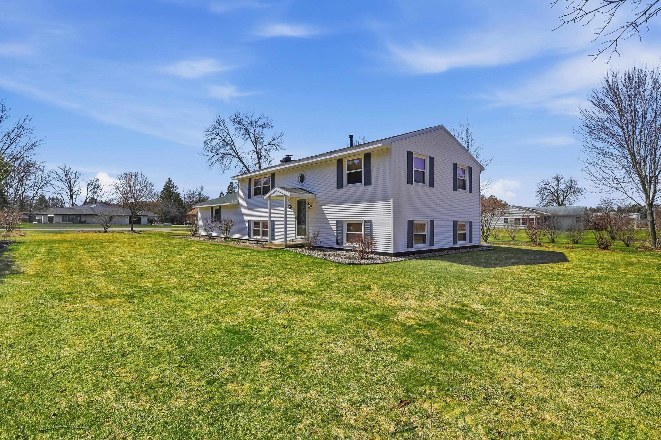 1561 OJIBWA LANE, Plover, Wisconsin 54467, 4 Bedrooms Bedrooms, ,2 BathroomsBathrooms,Residential,For Sale,1561 OJIBWA LANE,22601442