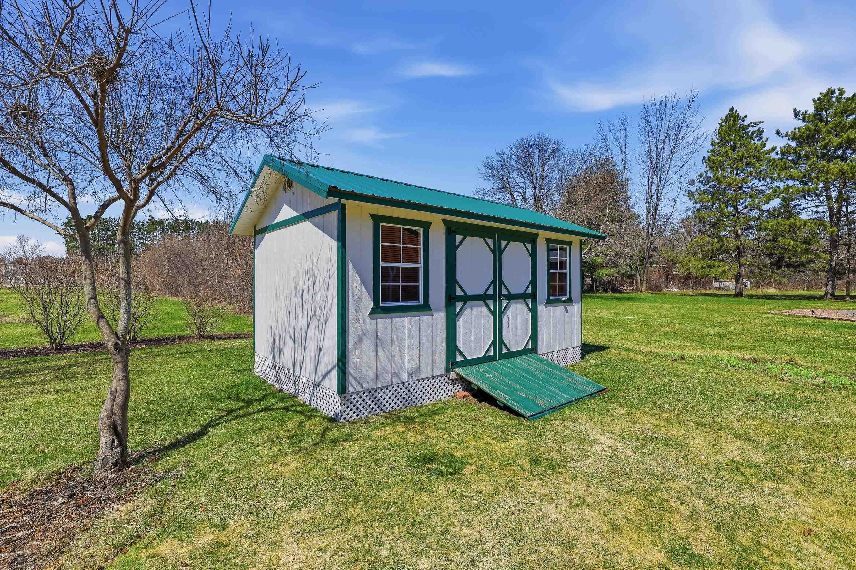 1561 OJIBWA LANE, Plover, Wisconsin 54467, 4 Bedrooms Bedrooms, ,2 BathroomsBathrooms,Residential,For Sale,1561 OJIBWA LANE,22601442