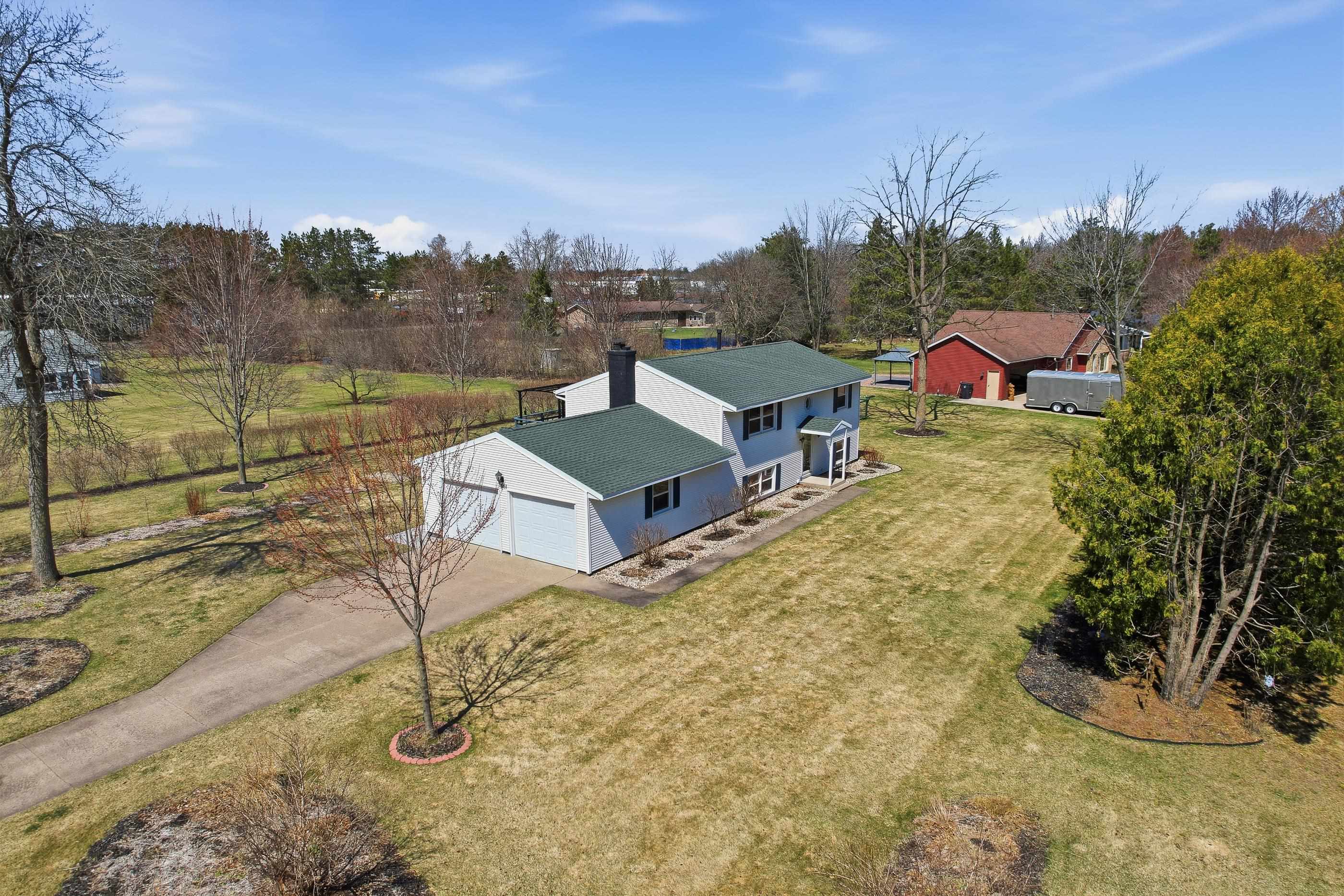 1561 OJIBWA LANE, Plover, Wisconsin 54467, 4 Bedrooms Bedrooms, ,2 BathroomsBathrooms,Residential,For Sale,1561 OJIBWA LANE,22601442