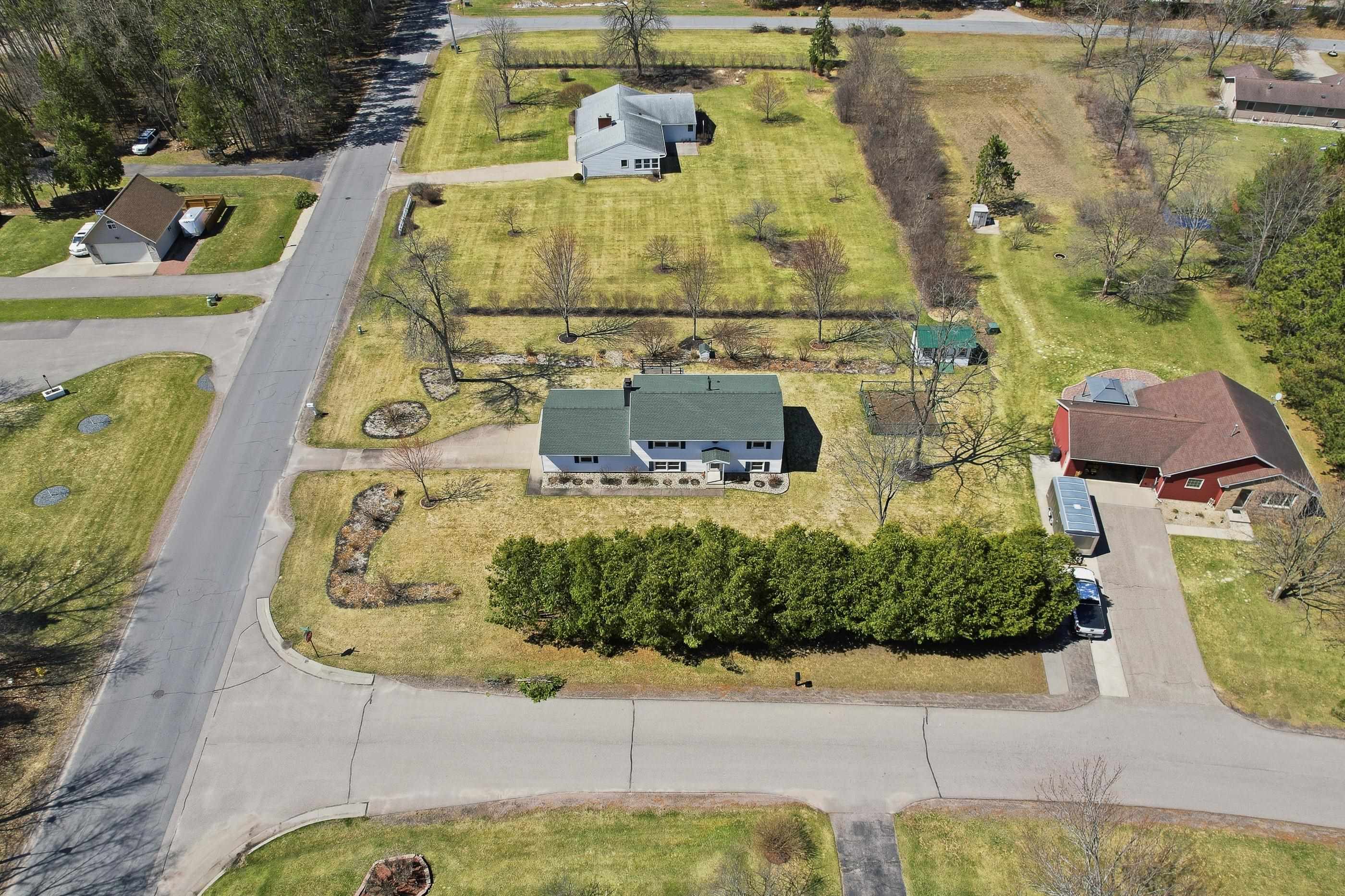 1561 OJIBWA LANE, Plover, Wisconsin 54467, 4 Bedrooms Bedrooms, ,2 BathroomsBathrooms,Residential,For Sale,1561 OJIBWA LANE,22601442