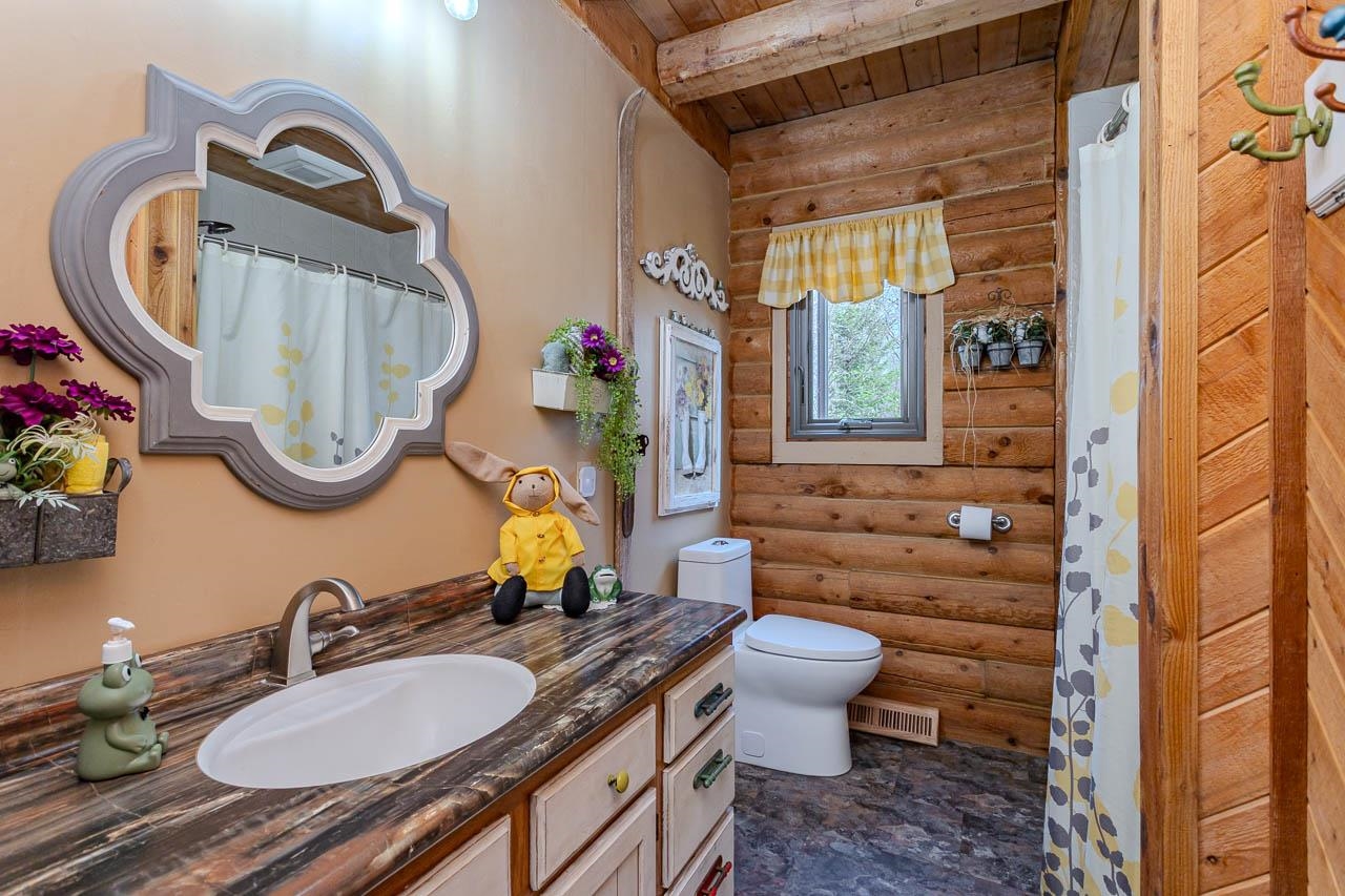 137733 FOUR MILE ROAD, Marathon, Wisconsin 54448, 2 Bedrooms Bedrooms, ,1 BathroomBathrooms,Residential,For Sale,137733 FOUR MILE ROAD,22601448