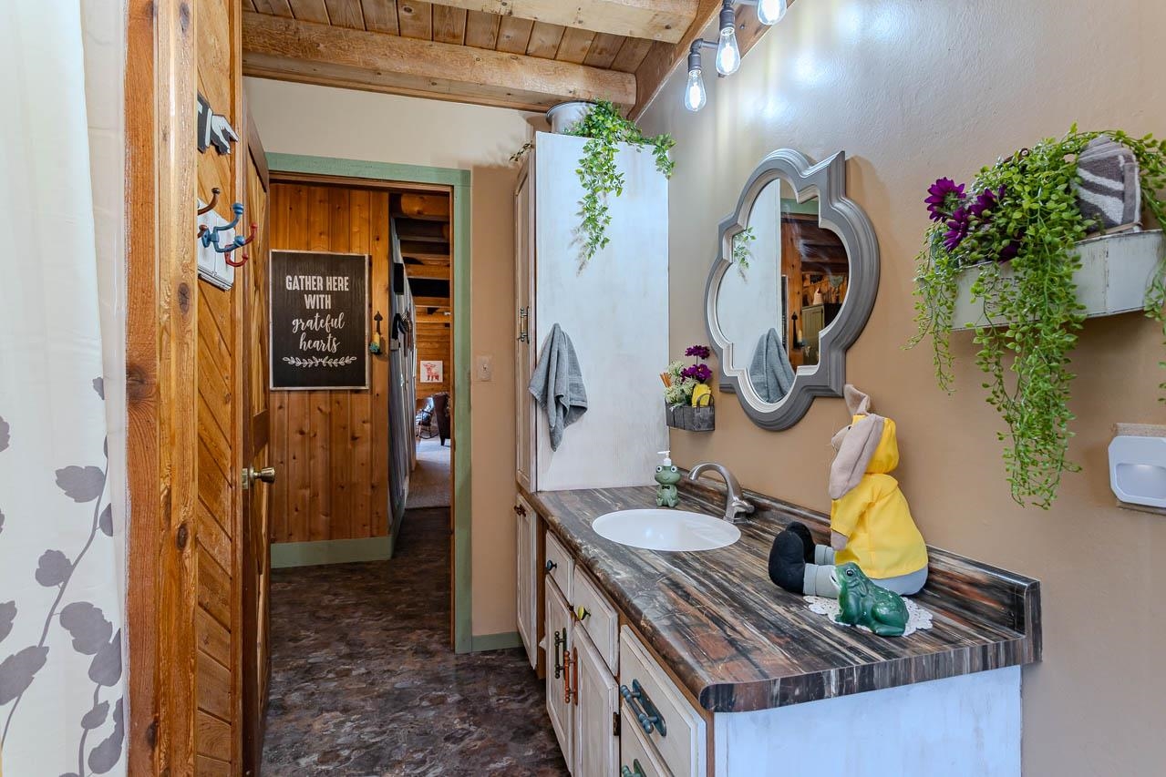 137733 FOUR MILE ROAD, Marathon, Wisconsin 54448, 2 Bedrooms Bedrooms, ,1 BathroomBathrooms,Residential,For Sale,137733 FOUR MILE ROAD,22601448