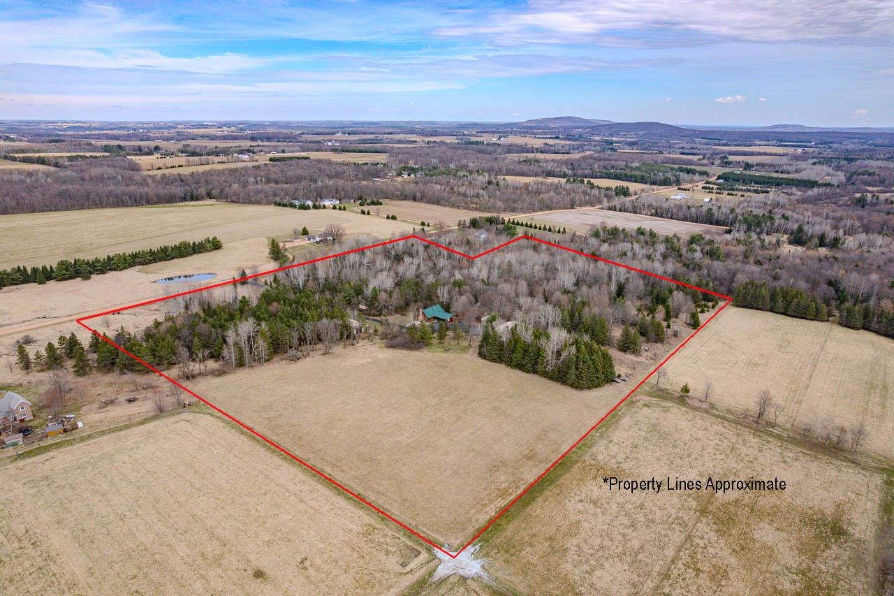 137733 FOUR MILE ROAD, Marathon, Wisconsin 54448, 2 Bedrooms Bedrooms, ,1 BathroomBathrooms,Residential,For Sale,137733 FOUR MILE ROAD,22601448