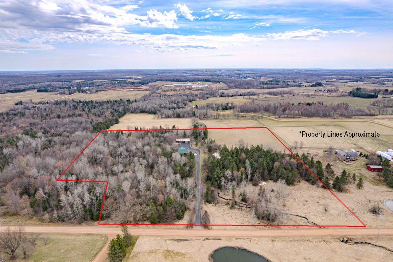 137733 FOUR MILE ROAD, Marathon, Wisconsin 54448, 2 Bedrooms Bedrooms, ,1 BathroomBathrooms,Residential,For Sale,137733 FOUR MILE ROAD,22601448