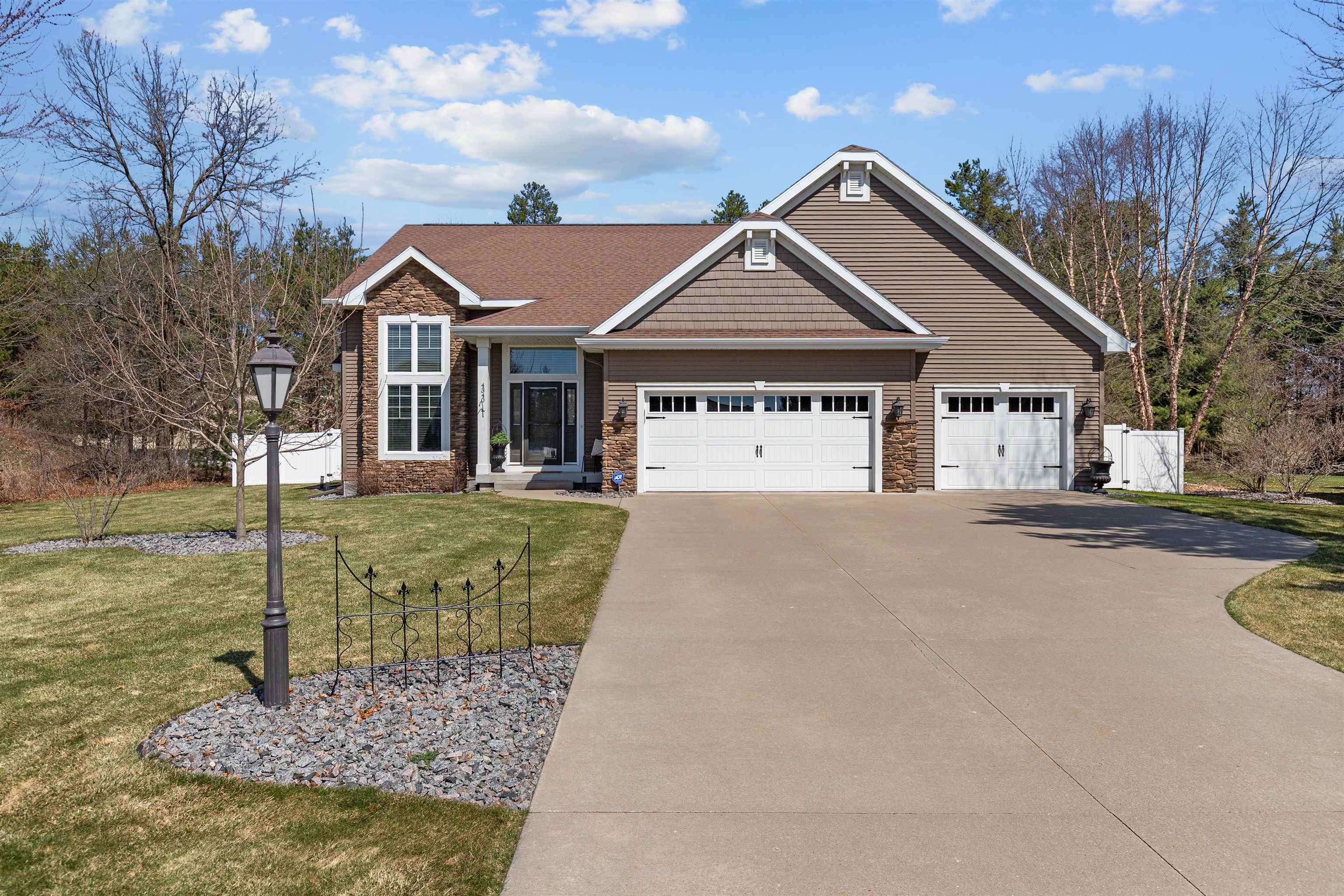 4340 STERLING DRIVE, Plover, Wisconsin 54467, 5 Bedrooms Bedrooms, ,3 BathroomsBathrooms,Residential,For Sale,4340 STERLING DRIVE,22601458