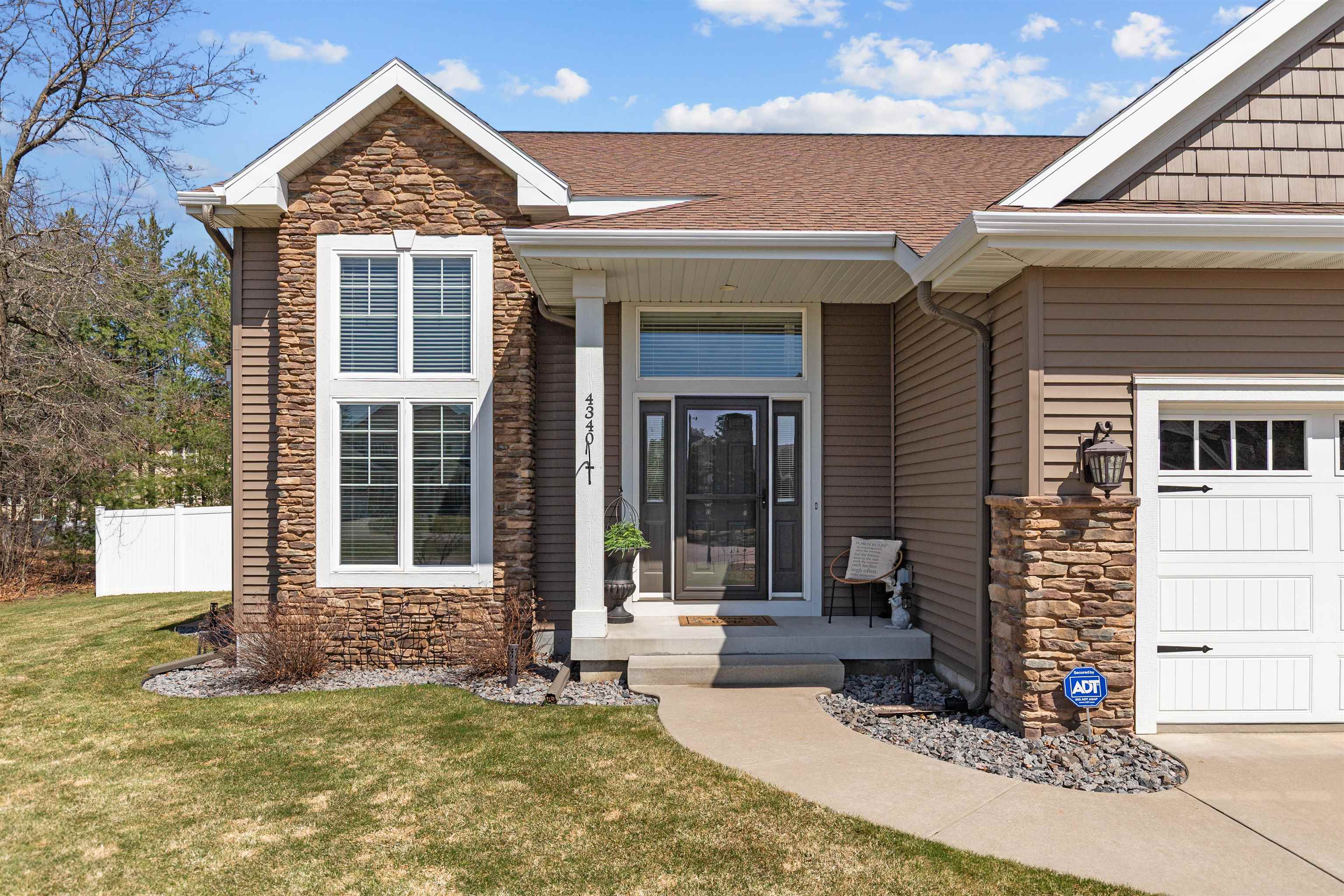 4340 STERLING DRIVE, Plover, Wisconsin 54467, 5 Bedrooms Bedrooms, ,3 BathroomsBathrooms,Residential,For Sale,4340 STERLING DRIVE,22601458