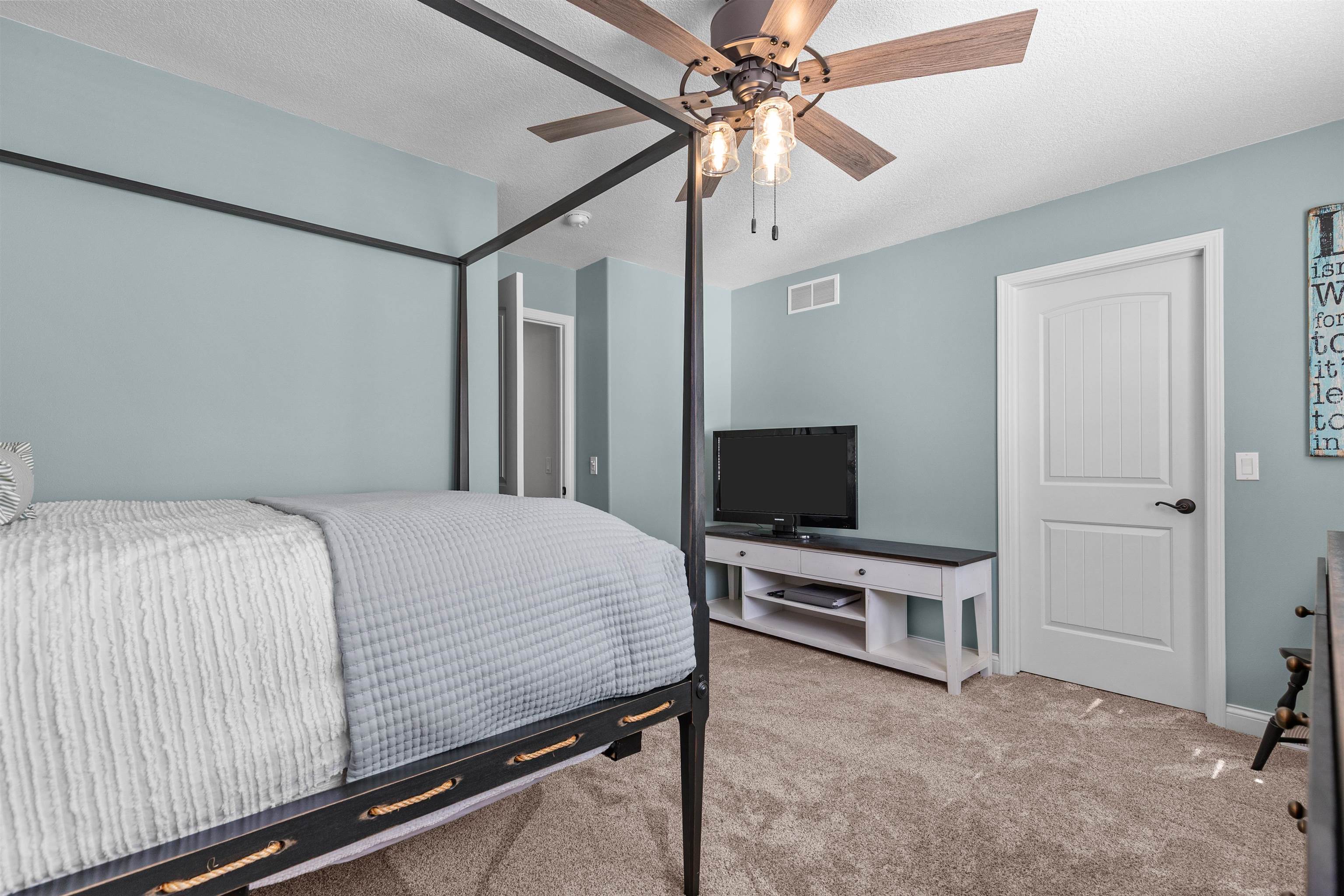 4340 STERLING DRIVE, Plover, Wisconsin 54467, 5 Bedrooms Bedrooms, ,3 BathroomsBathrooms,Residential,For Sale,4340 STERLING DRIVE,22601458