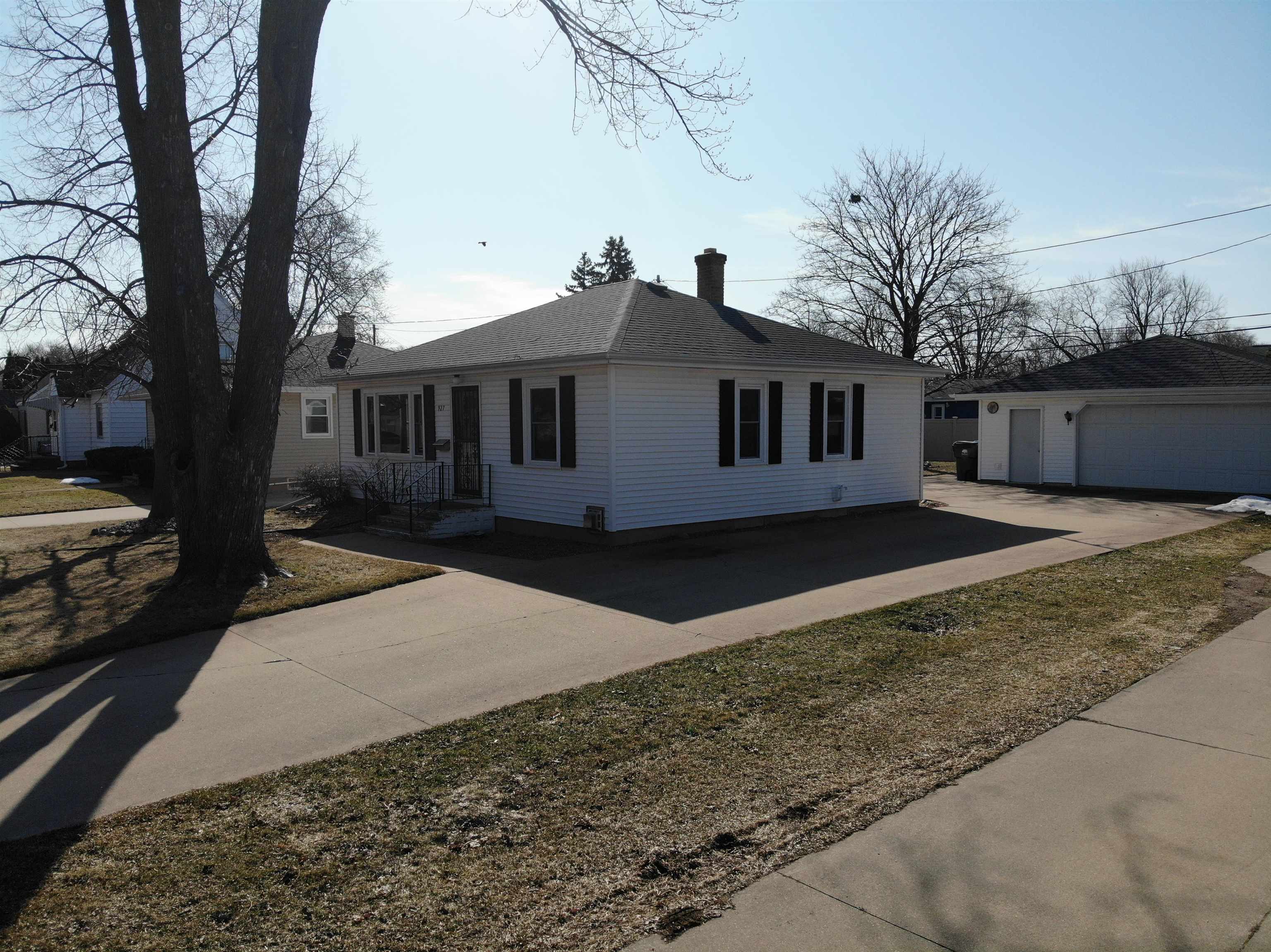 927 SHERRY STREET, Neenah, Wisconsin 54956, 2 Bedrooms Bedrooms, ,1 BathroomBathrooms,Residential,For Sale,927 SHERRY STREET,22601463