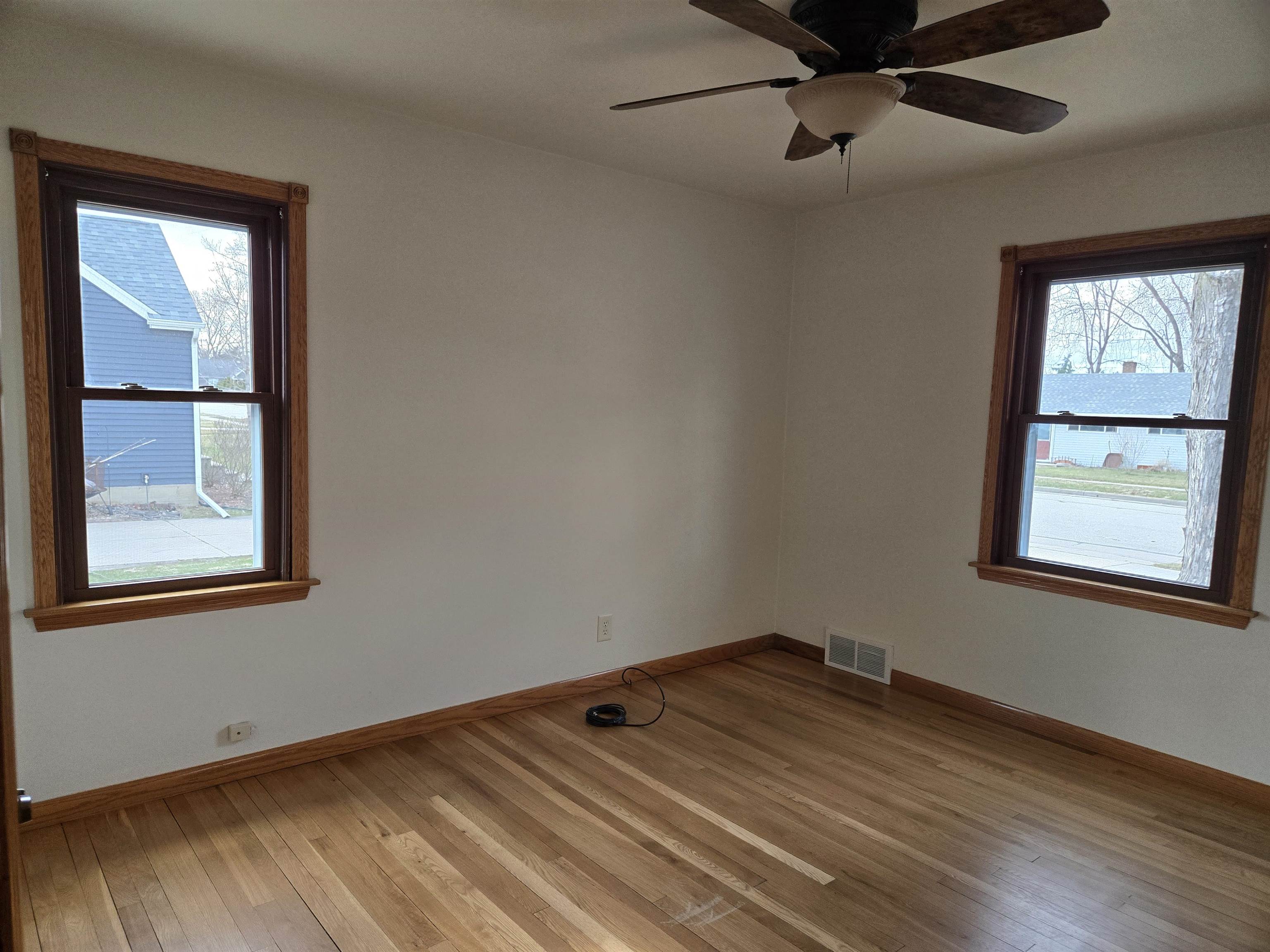 927 SHERRY STREET, Neenah, Wisconsin 54956, 2 Bedrooms Bedrooms, ,1 BathroomBathrooms,Residential,For Sale,927 SHERRY STREET,22601463