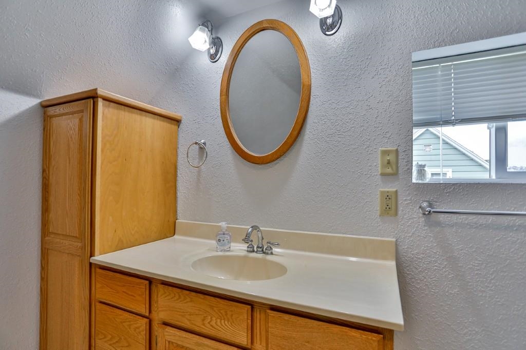 311 WESTON AVENUE, Rothschild, Wisconsin 54474, 2 Bedrooms Bedrooms, ,2 BathroomsBathrooms,Residential,For Sale,311 WESTON AVENUE,22601464