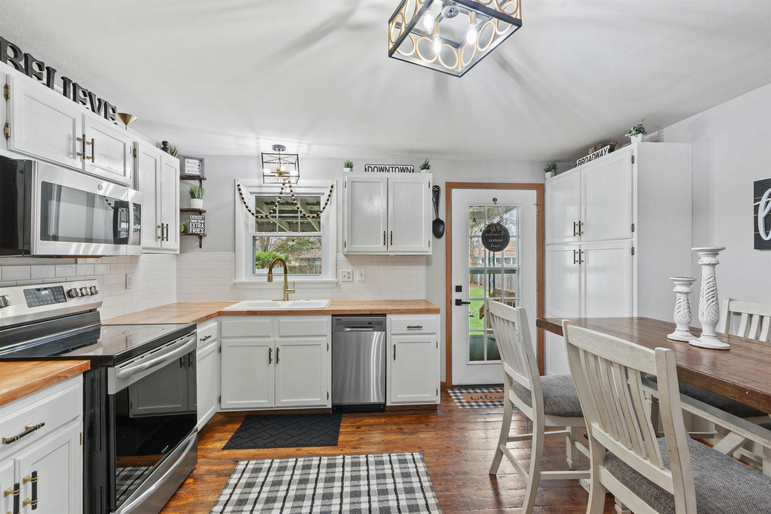 3001 CENTER STREET, Stevens Point, Wisconsin 54481, 2 Bedrooms Bedrooms, ,1 BathroomBathrooms,Residential,For Sale,3001 CENTER STREET,22601469