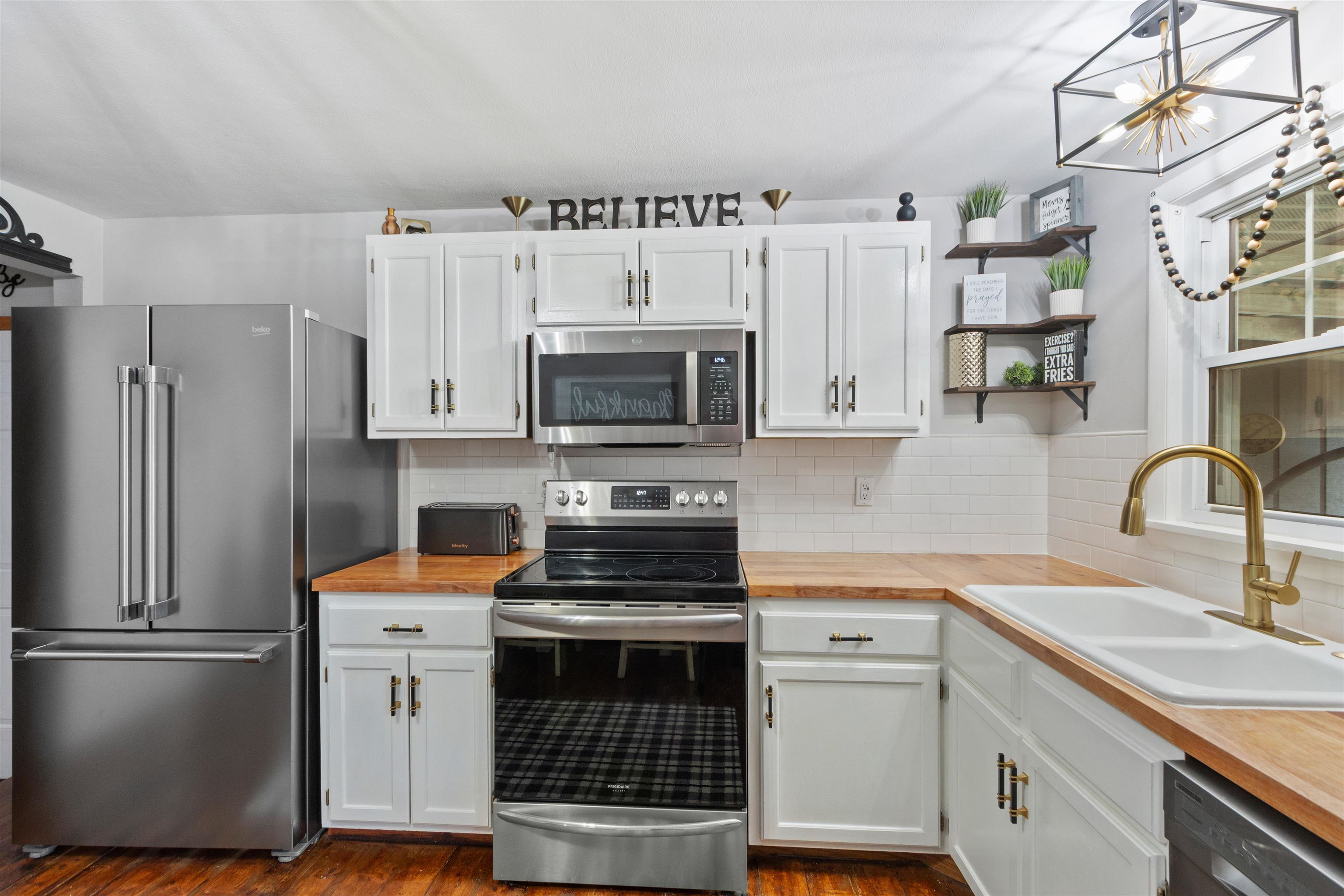 3001 CENTER STREET, Stevens Point, Wisconsin 54481, 2 Bedrooms Bedrooms, ,1 BathroomBathrooms,Residential,For Sale,3001 CENTER STREET,22601469