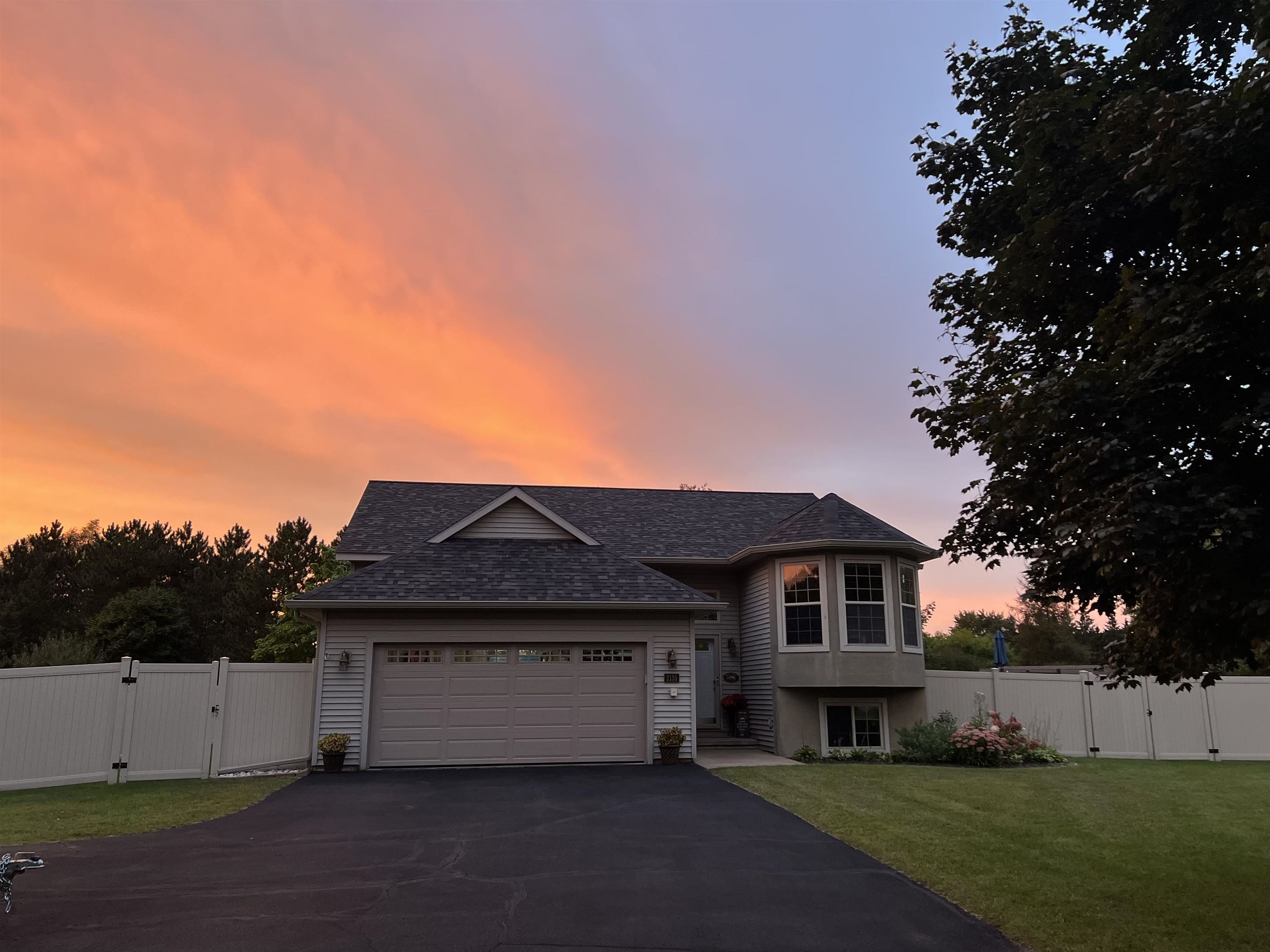 2135 VICTOR LANE, Kronenwetter, Wisconsin 54455, 3 Bedrooms Bedrooms, ,2 BathroomsBathrooms,Residential,For Sale,2135 VICTOR LANE,22601470