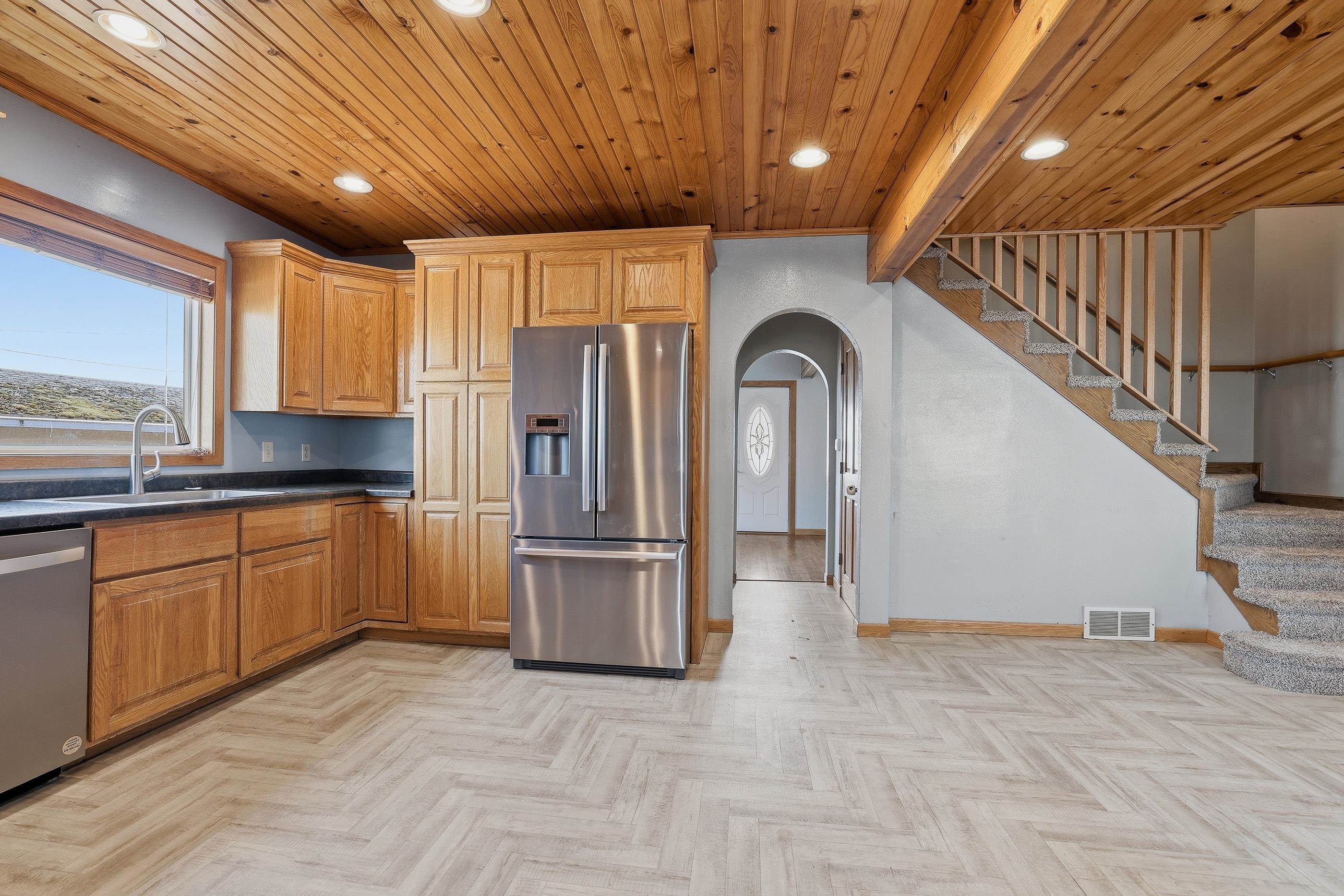 409 W DEPOT STREET, Marshfield, Wisconsin 54449, 3 Bedrooms Bedrooms, ,2 BathroomsBathrooms,Residential,For Sale,409 W DEPOT STREET,22601477