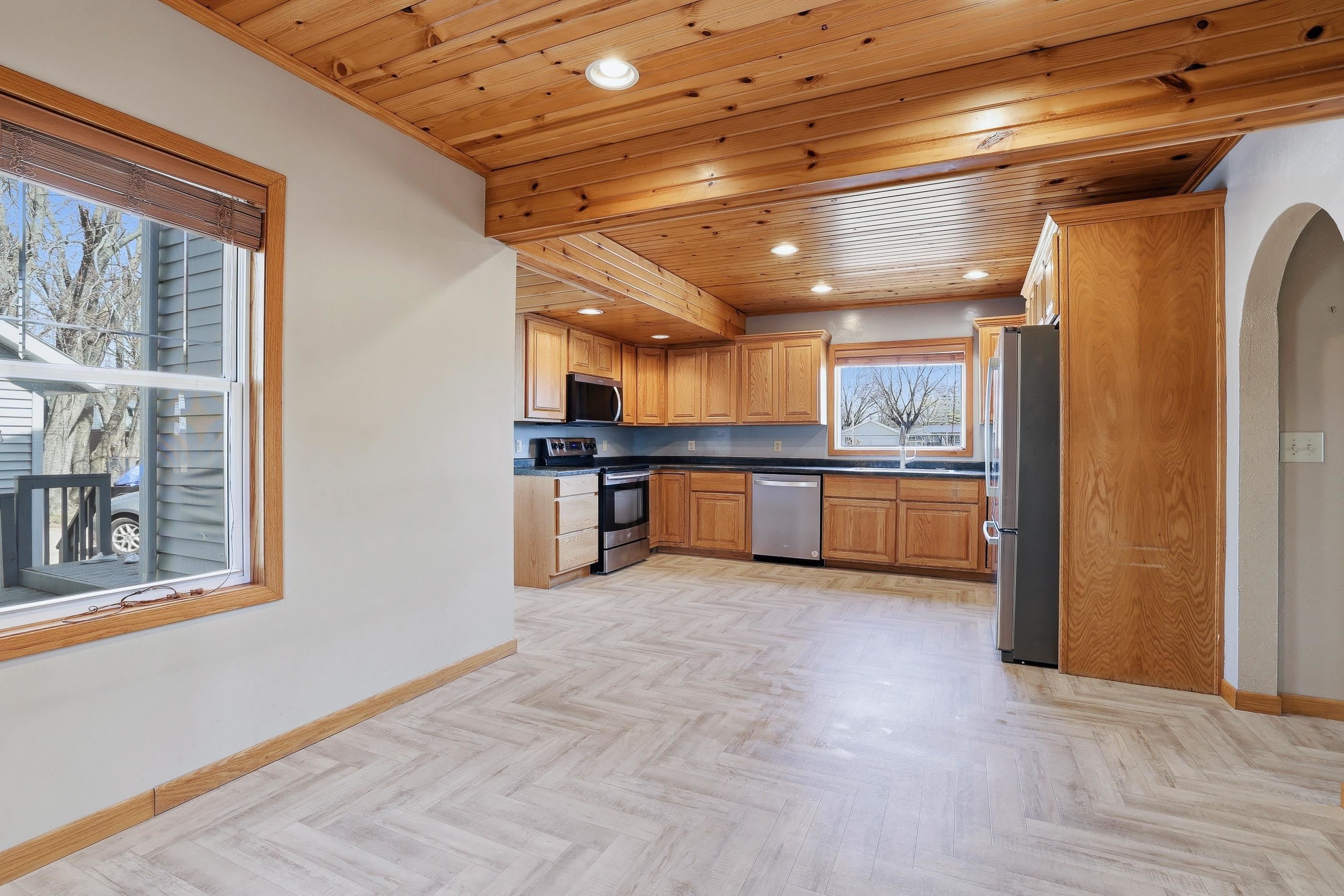 409 W DEPOT STREET, Marshfield, Wisconsin 54449, 3 Bedrooms Bedrooms, ,2 BathroomsBathrooms,Residential,For Sale,409 W DEPOT STREET,22601477