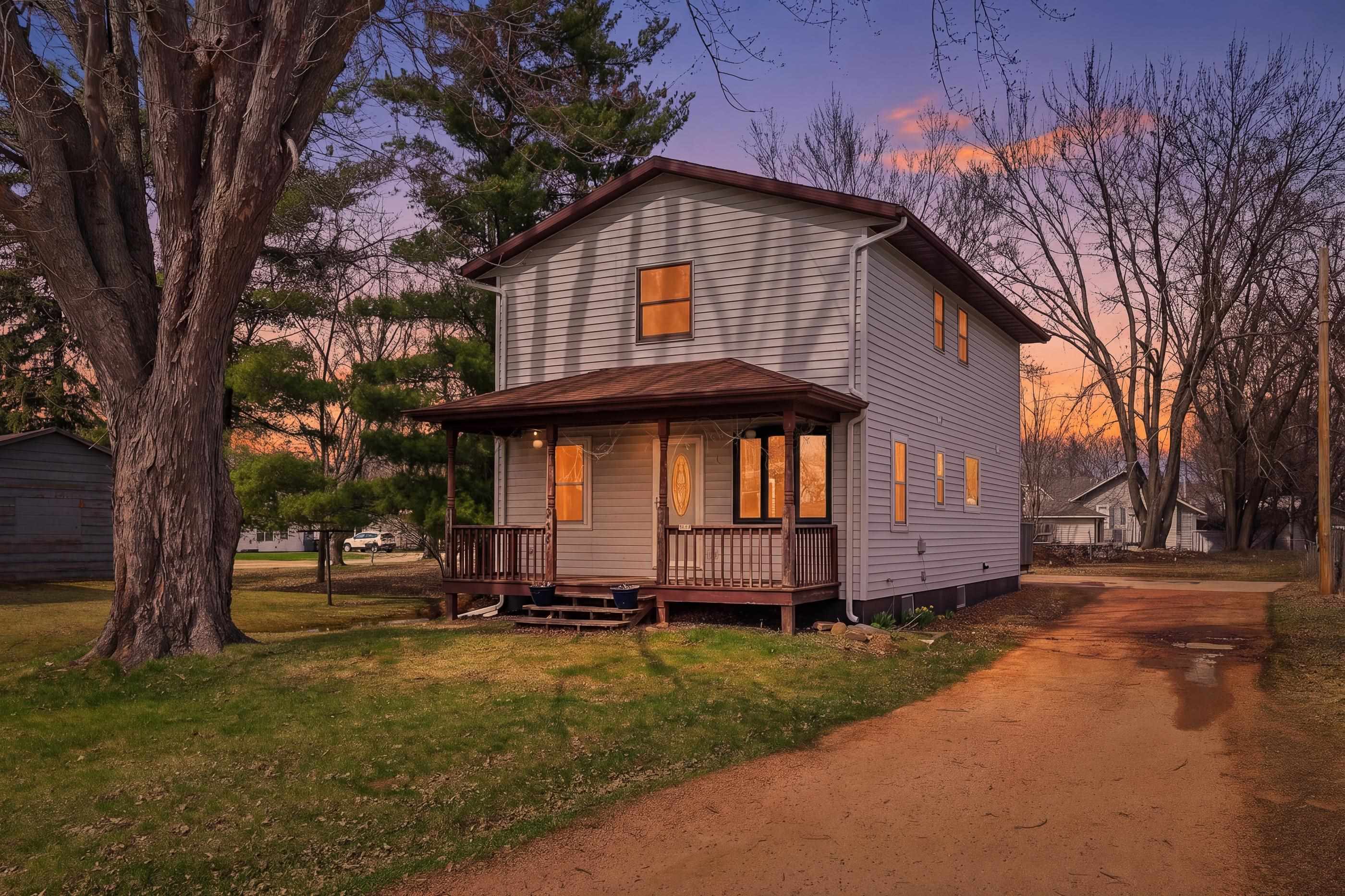 409 W DEPOT STREET, Marshfield, Wisconsin 54449, 3 Bedrooms Bedrooms, ,2 BathroomsBathrooms,Residential,For Sale,409 W DEPOT STREET,22601477