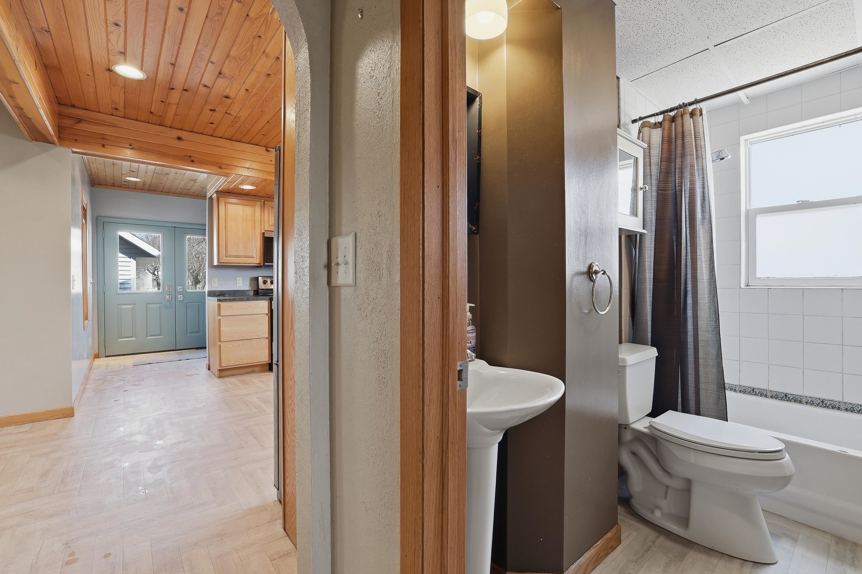 409 W DEPOT STREET, Marshfield, Wisconsin 54449, 3 Bedrooms Bedrooms, ,2 BathroomsBathrooms,Residential,For Sale,409 W DEPOT STREET,22601477