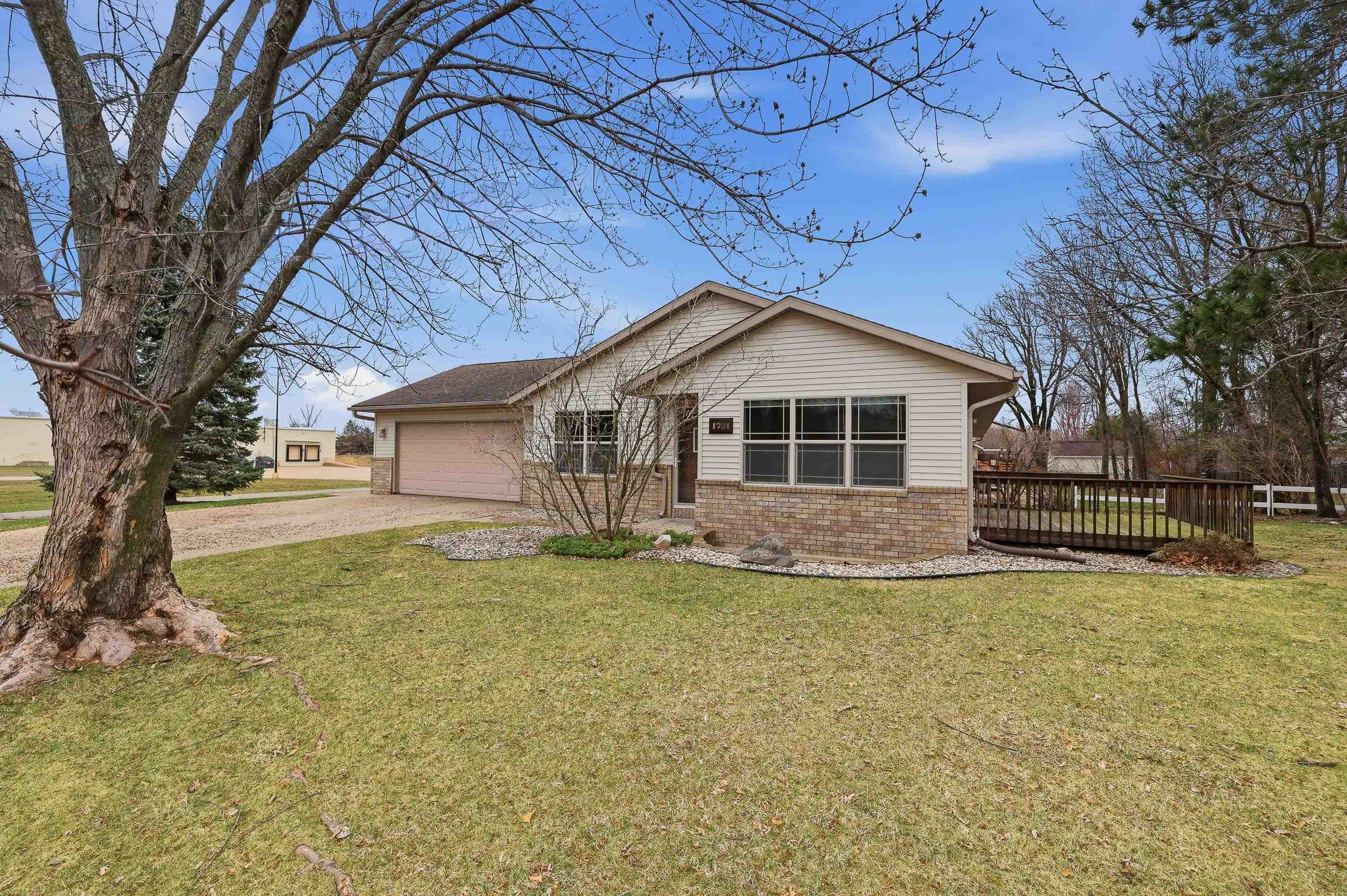 1701 SCHILLER DRIVE, Stevens Point, Wisconsin 54482, 2 Bedrooms Bedrooms, ,2 BathroomsBathrooms,Residential,For Sale,1701 SCHILLER DRIVE,22601478