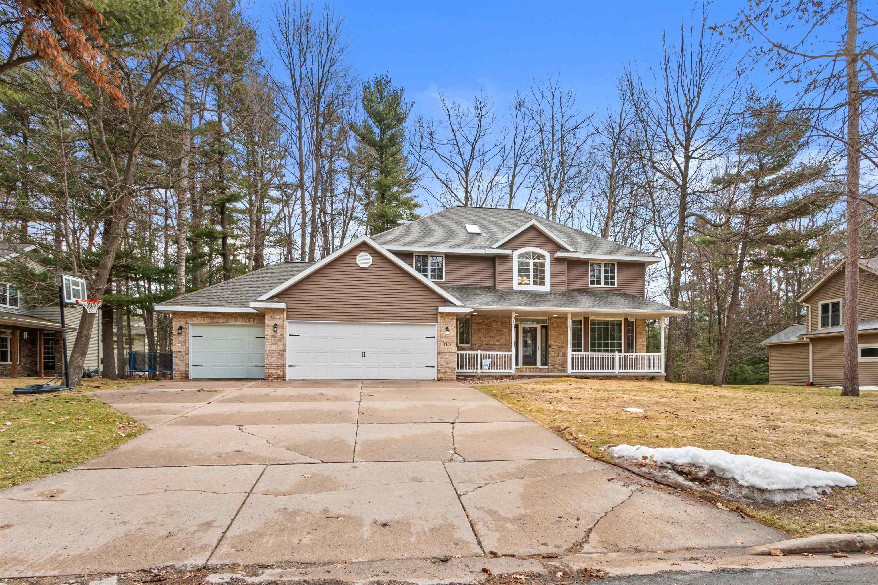 4109 OAK TERRACE, Weston, Wisconsin 54476, 4 Bedrooms Bedrooms, ,3 BathroomsBathrooms,Residential,For Sale,4109 OAK TERRACE,22601479