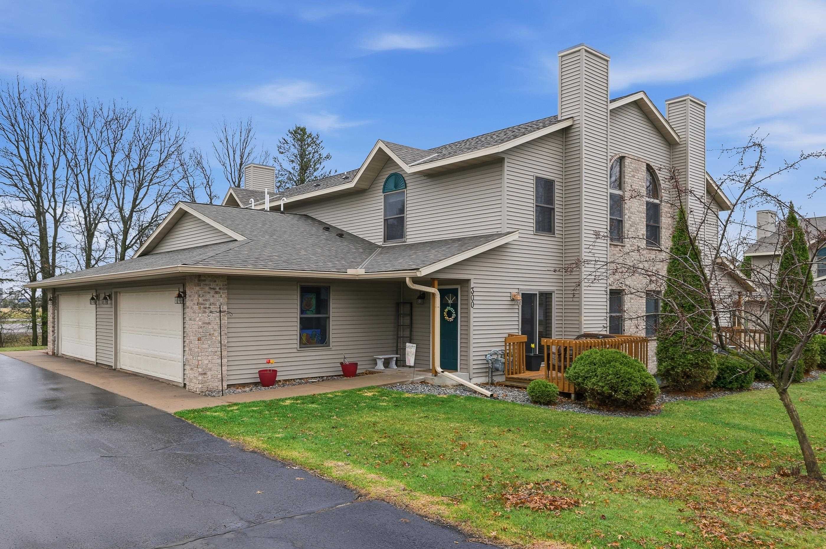 300 WHITE OAK AVENUE, Plover, Wisconsin 54467, 3 Bedrooms Bedrooms, ,2 BathroomsBathrooms,Residential,For Sale,300 WHITE OAK AVENUE,22601482