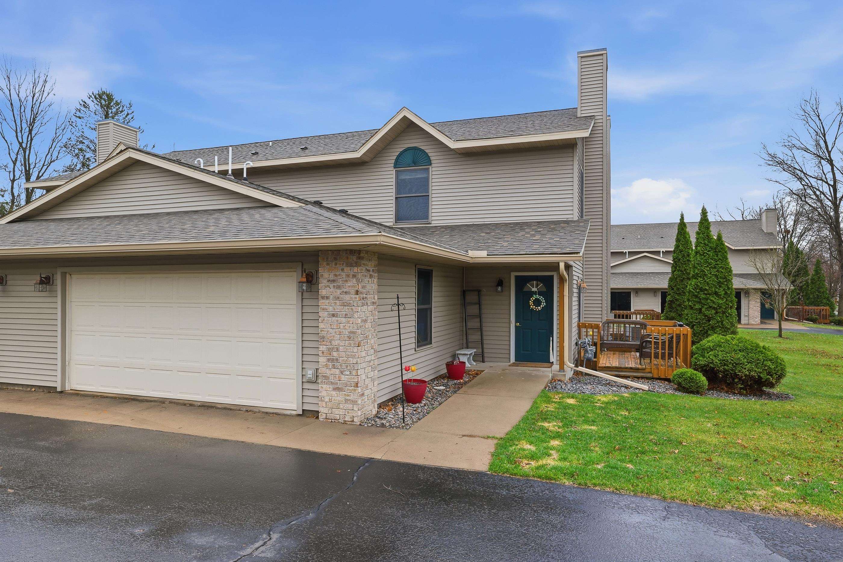 300 WHITE OAK AVENUE, Plover, Wisconsin 54467, 3 Bedrooms Bedrooms, ,2 BathroomsBathrooms,Residential,For Sale,300 WHITE OAK AVENUE,22601482