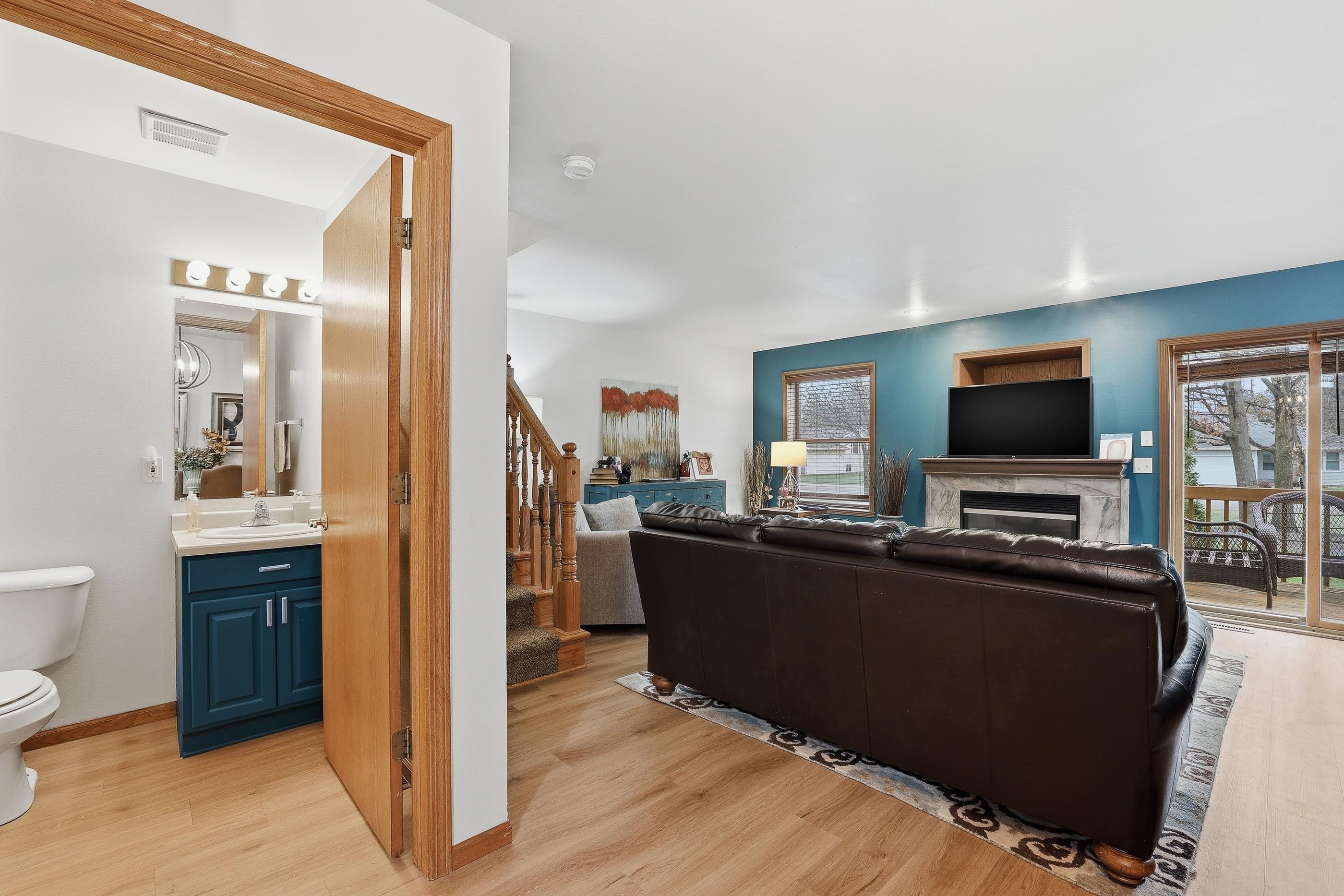 300 WHITE OAK AVENUE, Plover, Wisconsin 54467, 3 Bedrooms Bedrooms, ,2 BathroomsBathrooms,Residential,For Sale,300 WHITE OAK AVENUE,22601482