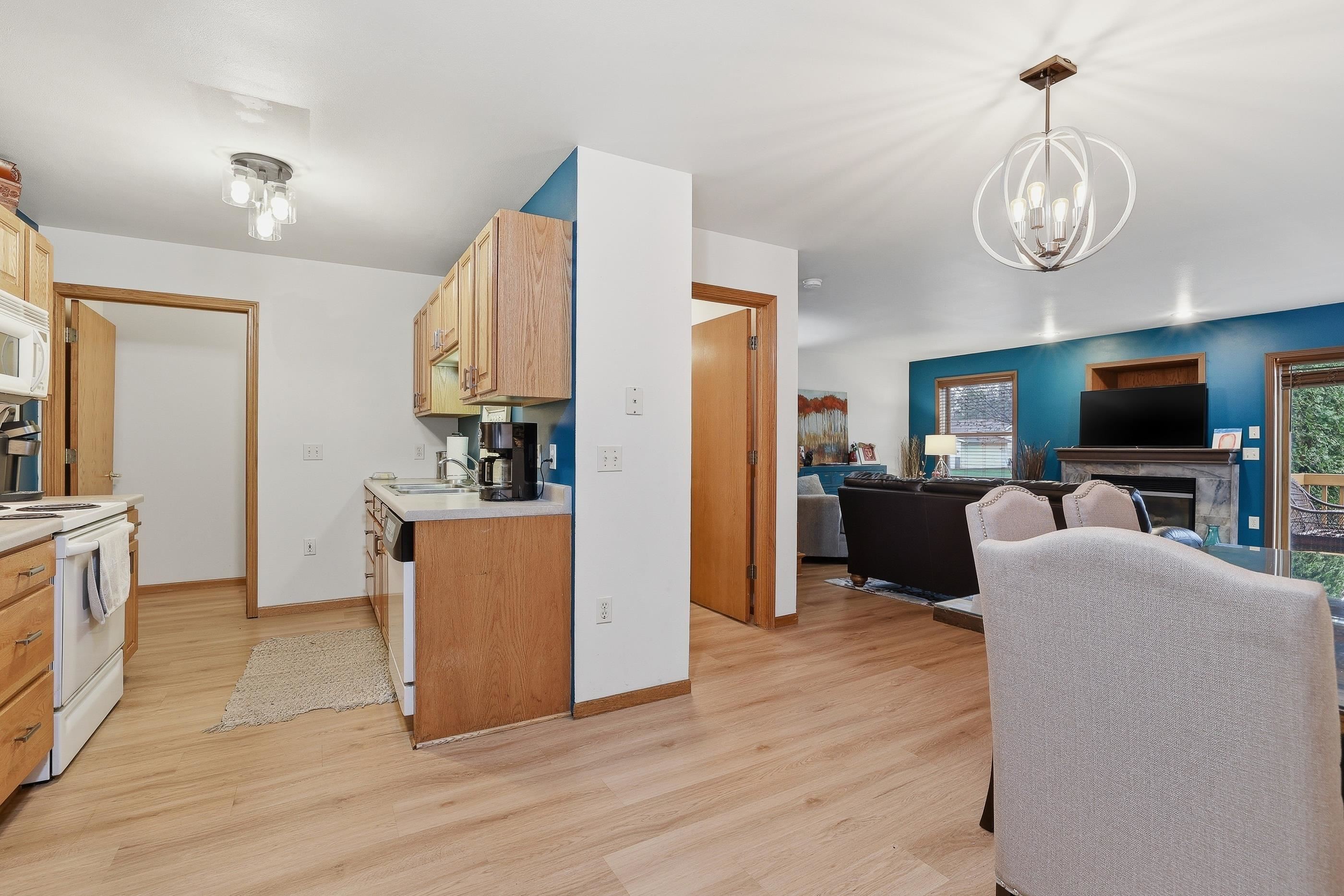 300 WHITE OAK AVENUE, Plover, Wisconsin 54467, 3 Bedrooms Bedrooms, ,2 BathroomsBathrooms,Residential,For Sale,300 WHITE OAK AVENUE,22601482